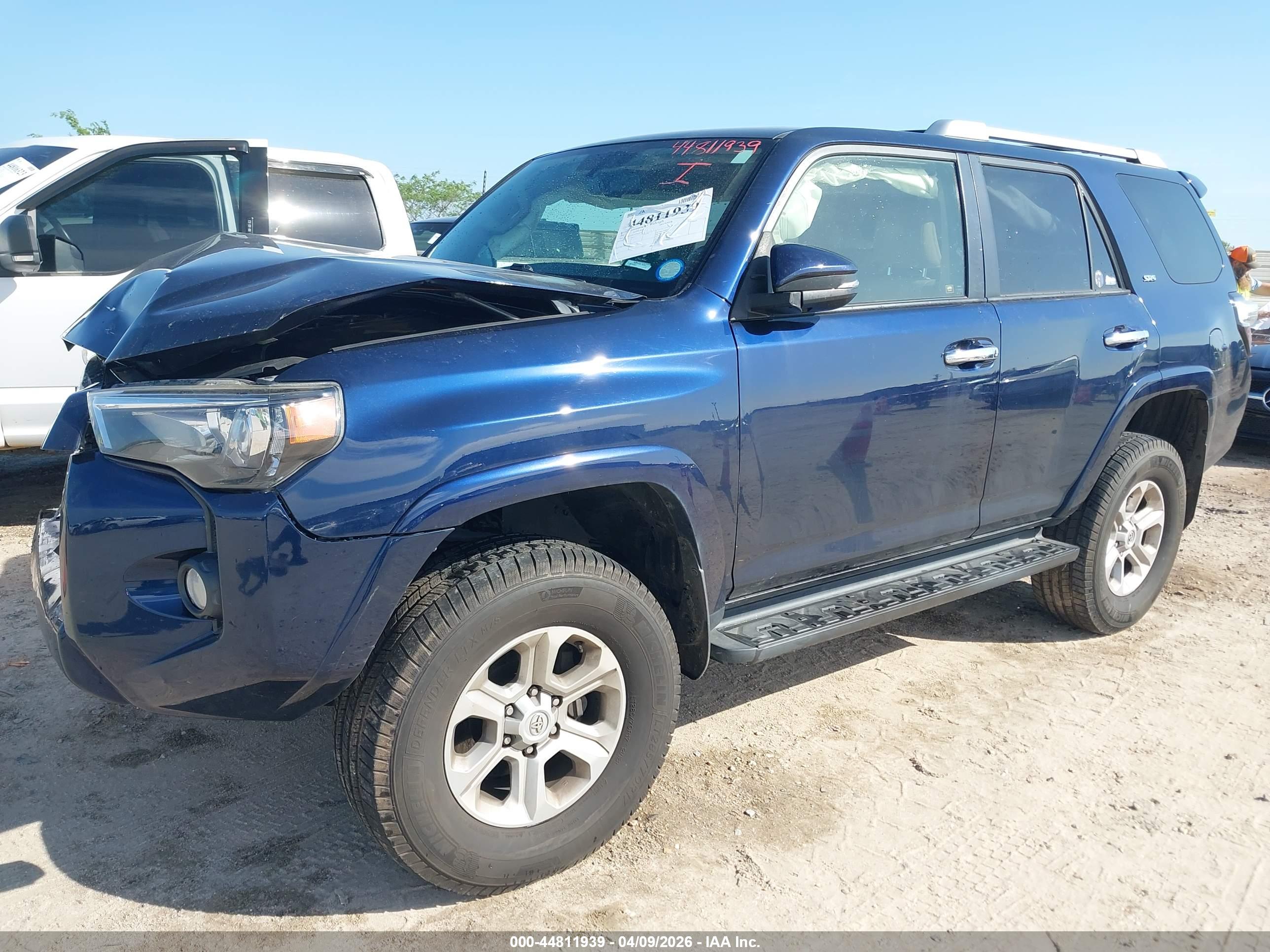 TOYOTA 4RUNNER image 2