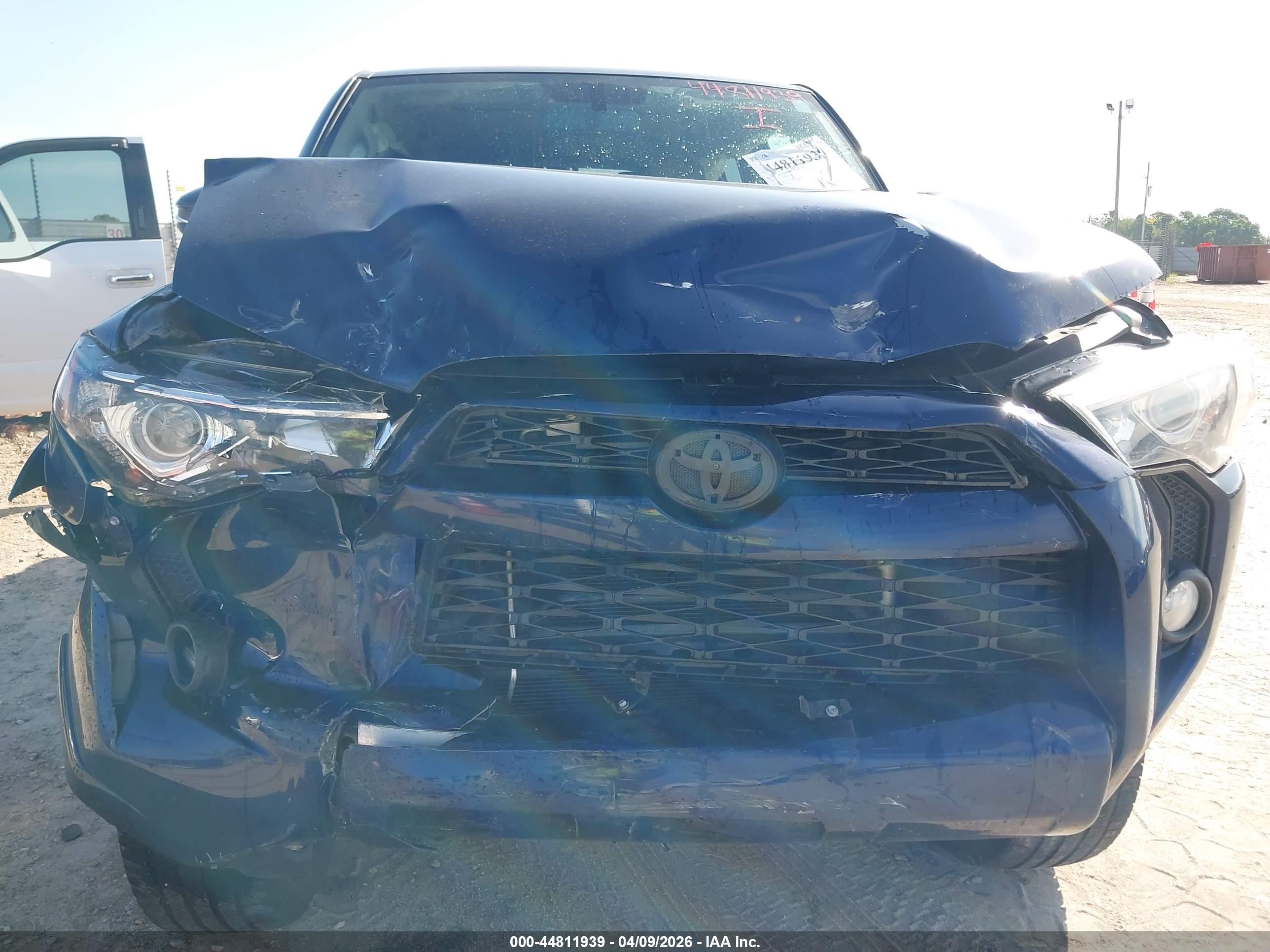 TOYOTA 4RUNNER image 6