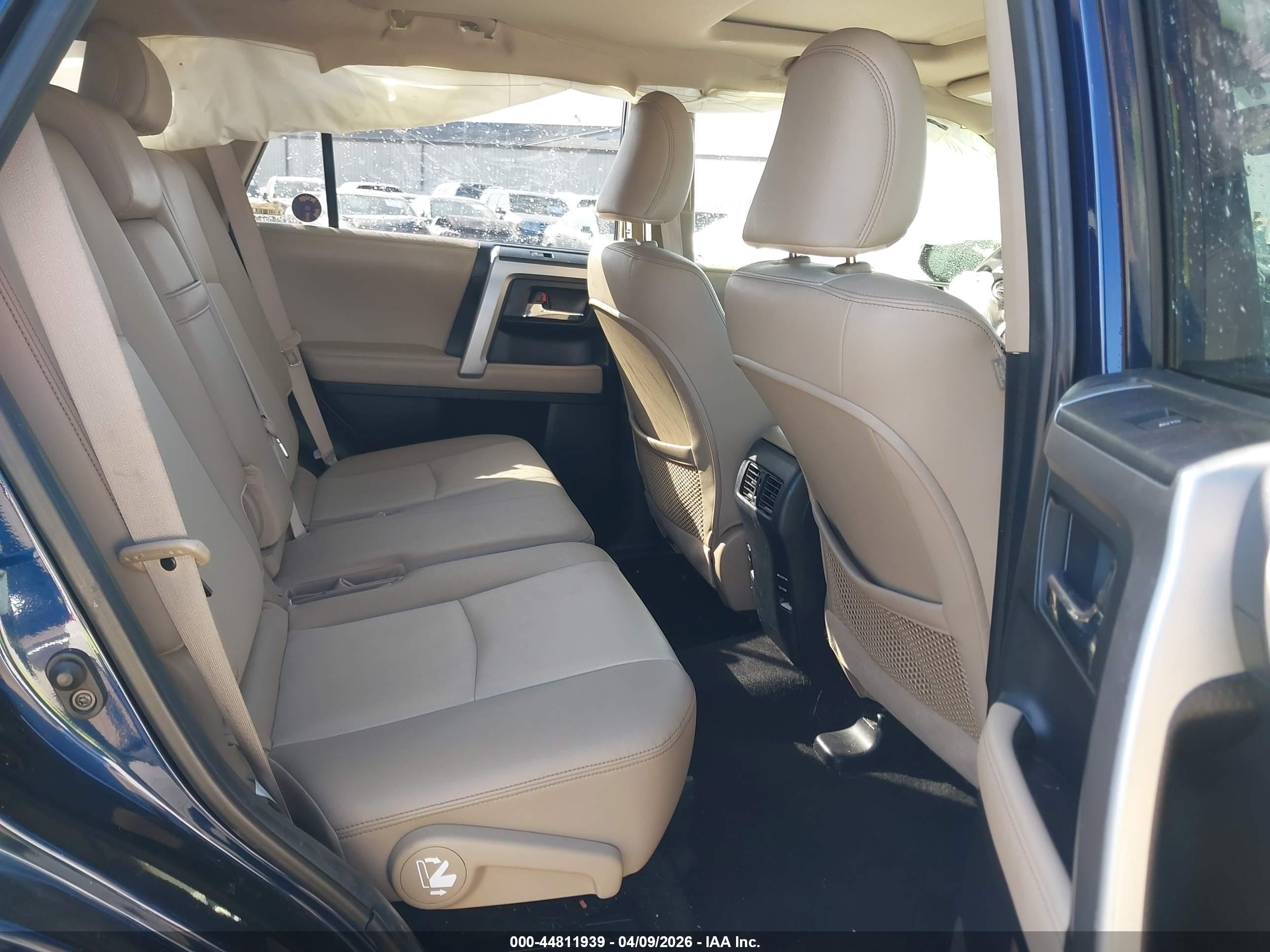 TOYOTA 4RUNNER image 8