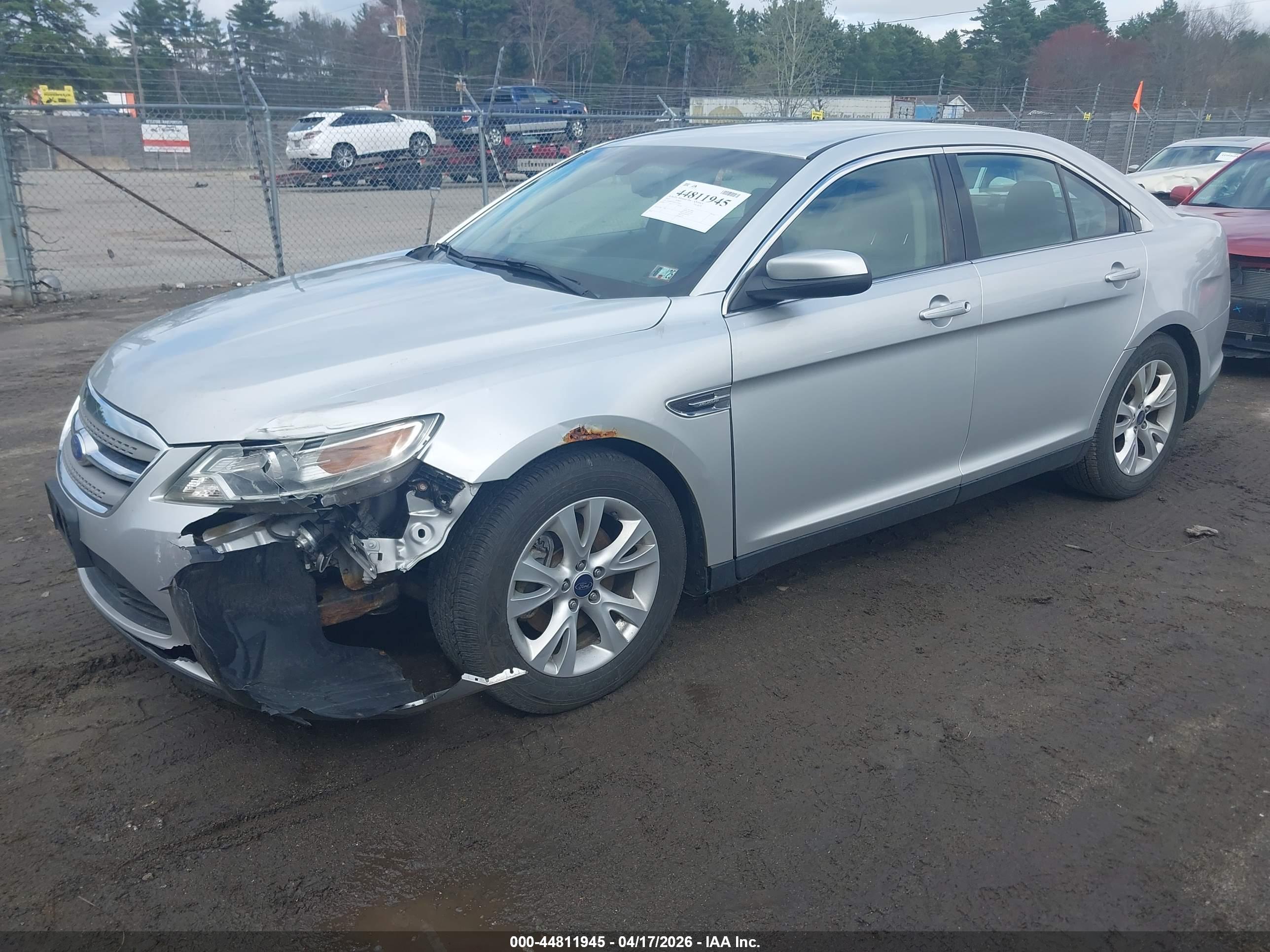 FORD TAURUS image 2