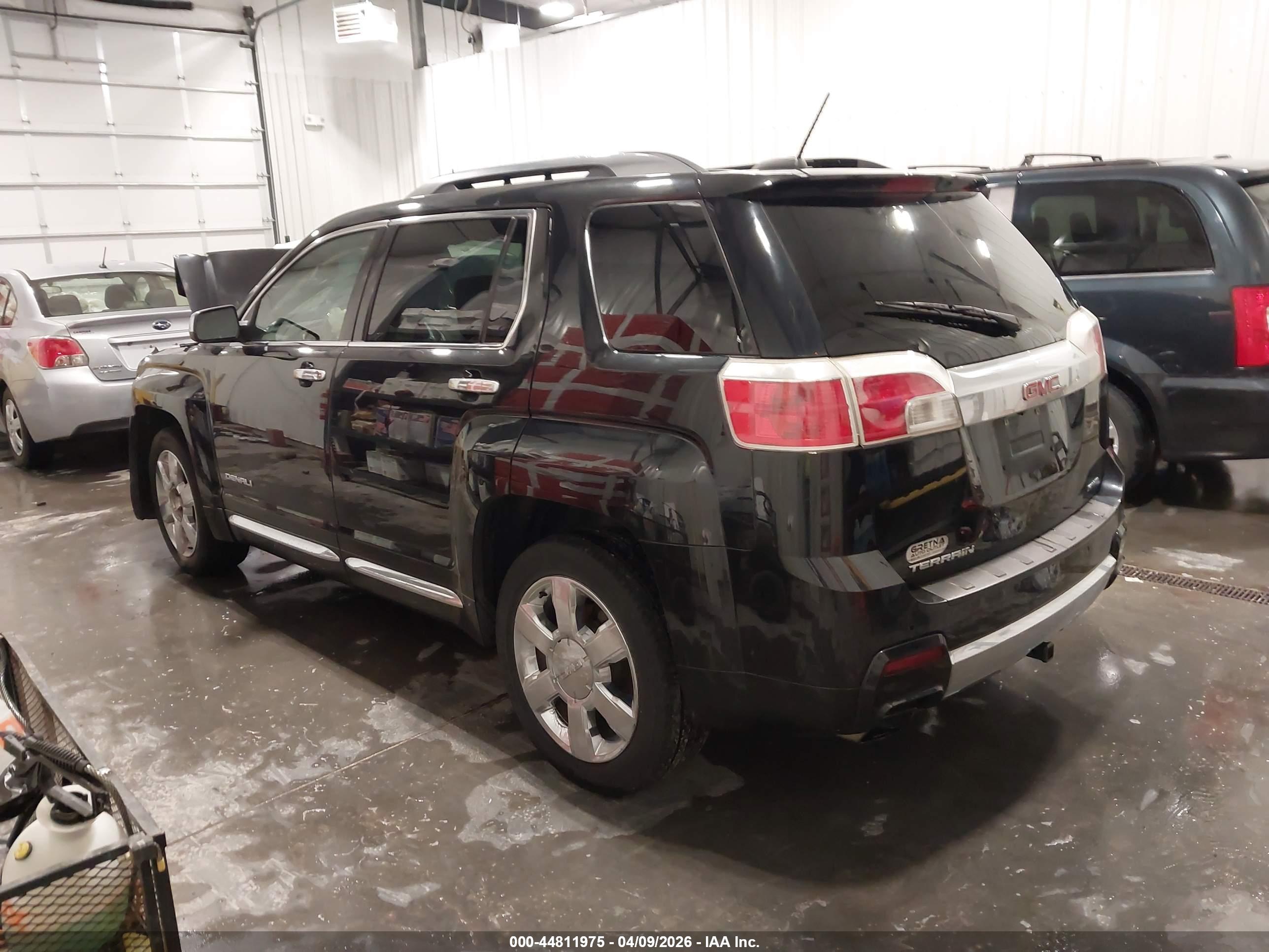 GMC TERRAIN image 3