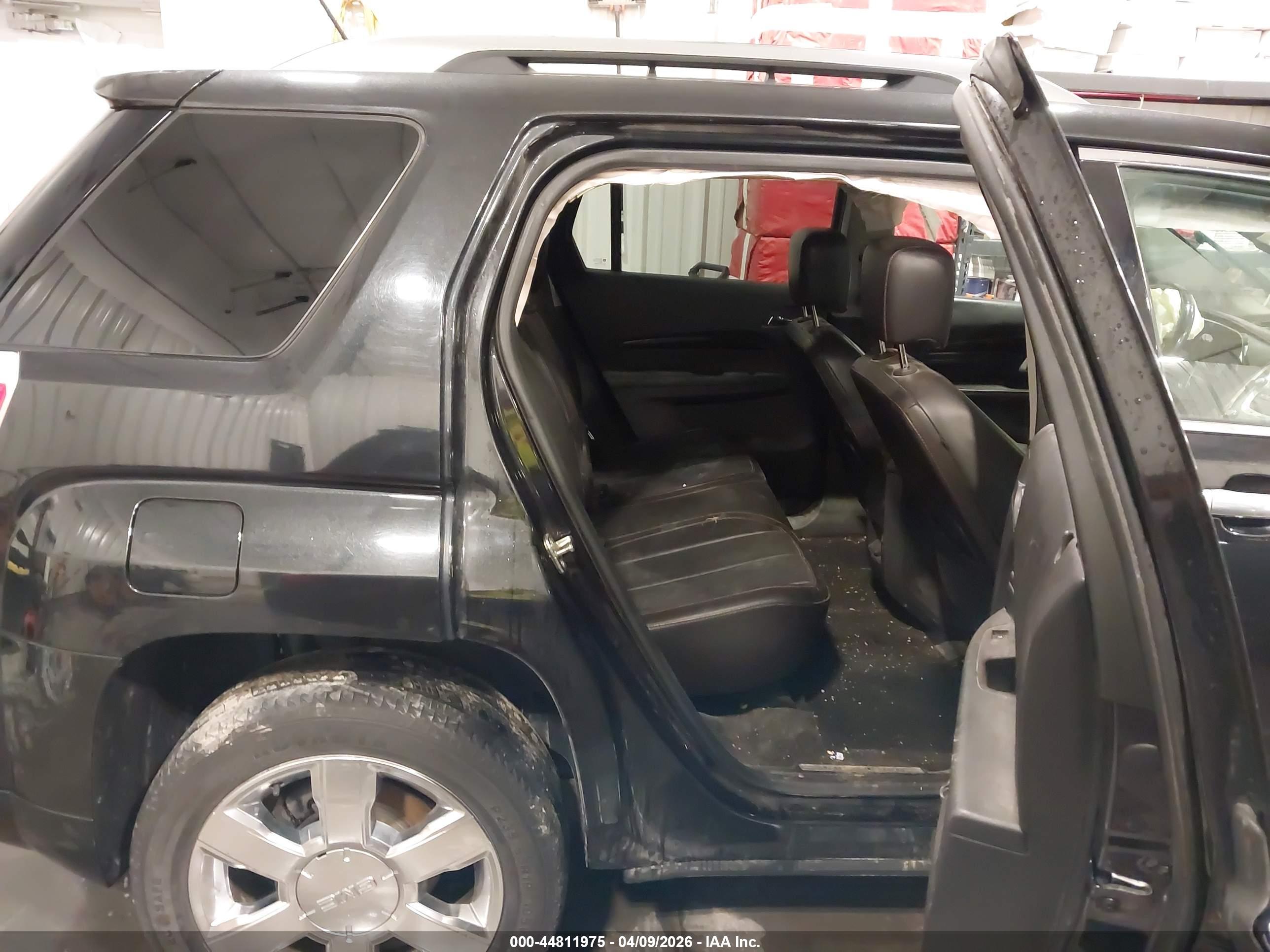 GMC TERRAIN image 8