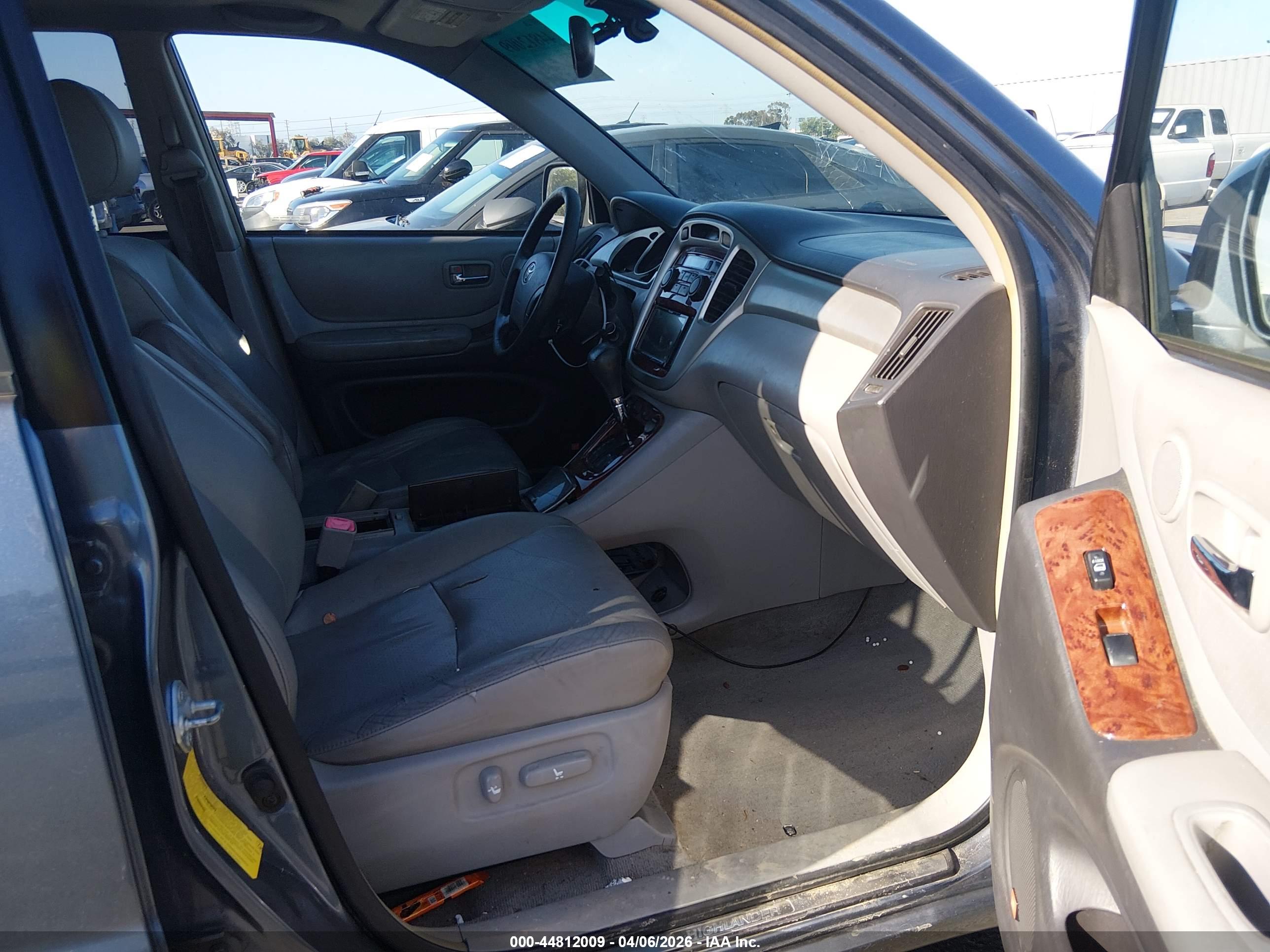 TOYOTA HIGHLANDER image 5