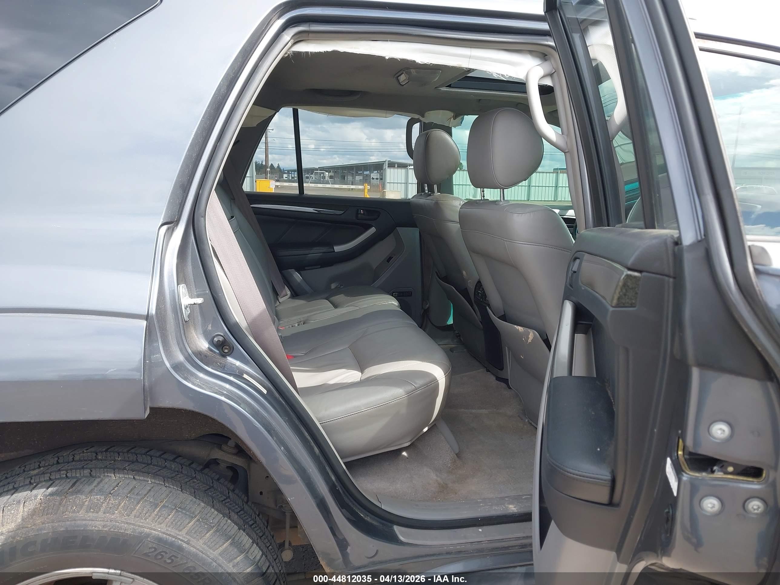 TOYOTA 4RUNNER image 8
