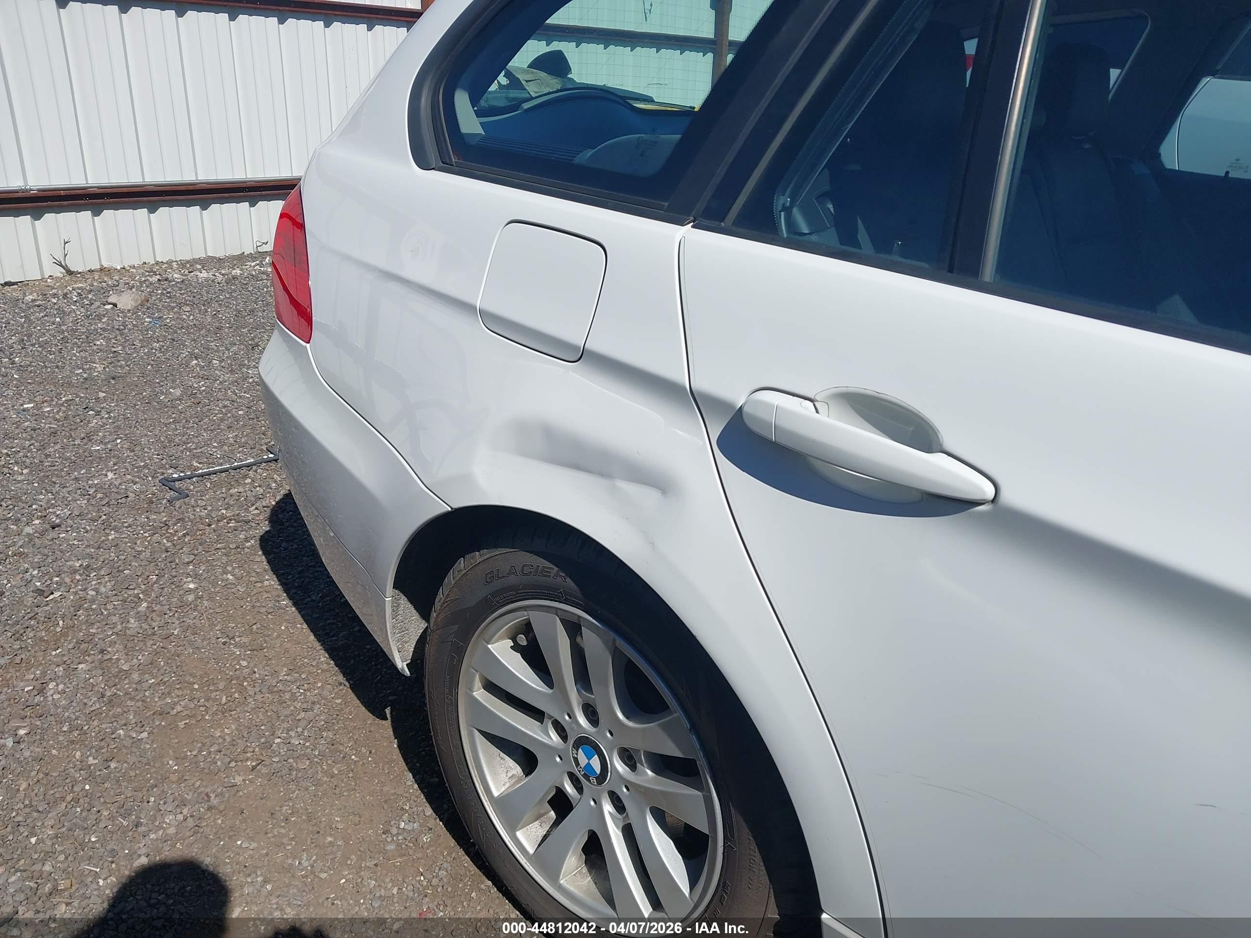 BMW 328XI image 6