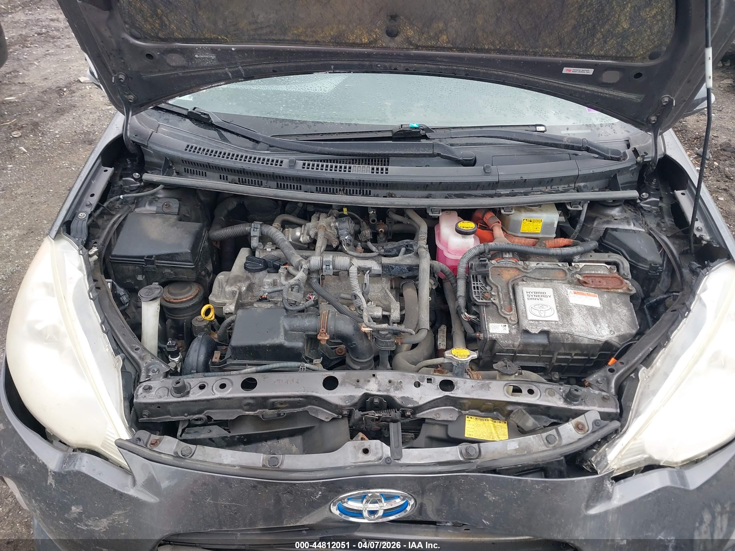 TOYOTA PRIUS image 10