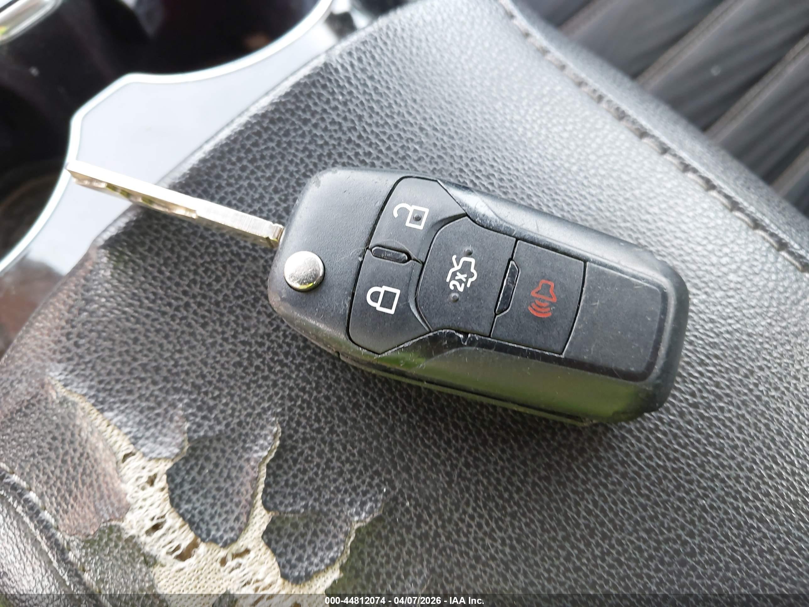 FORD FUSION image 11