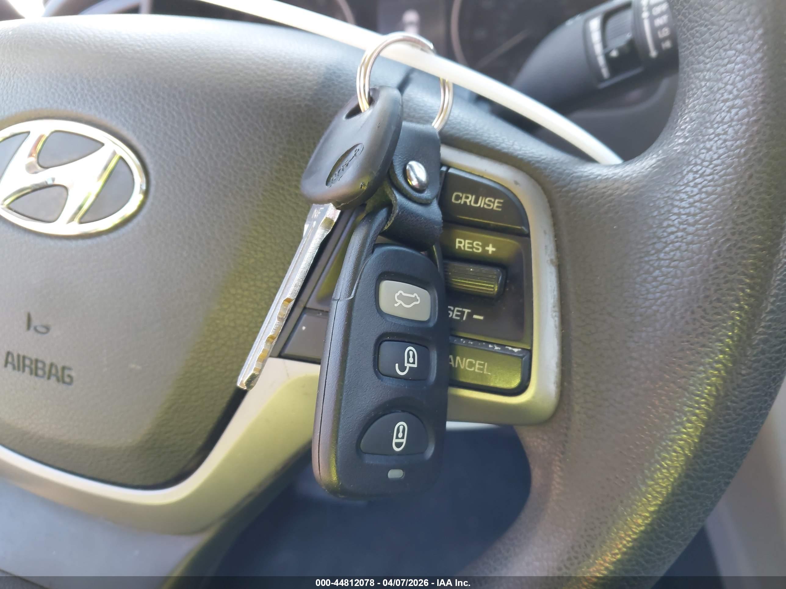 HYUNDAI ELANTRA image 11