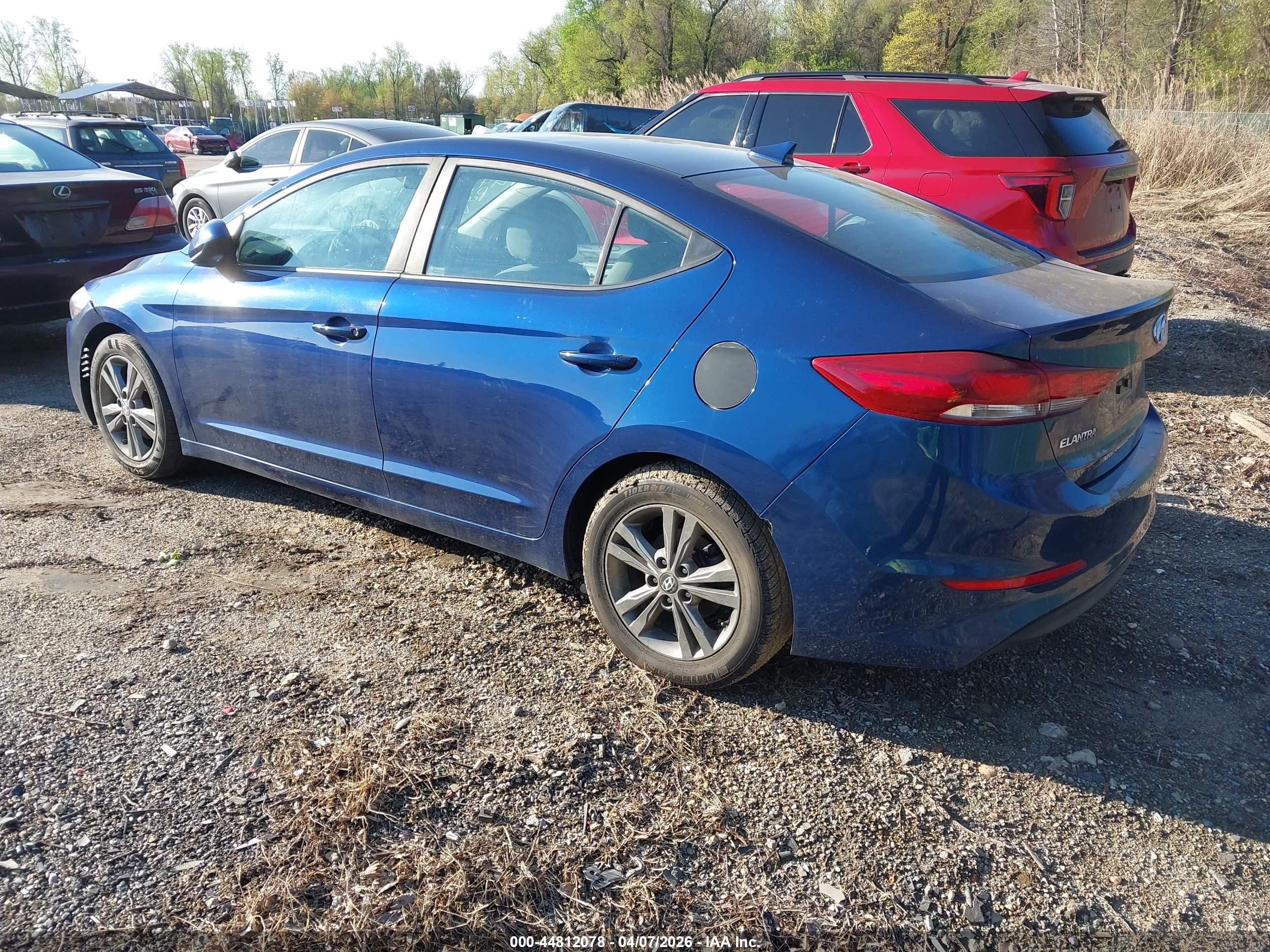 HYUNDAI ELANTRA image 3