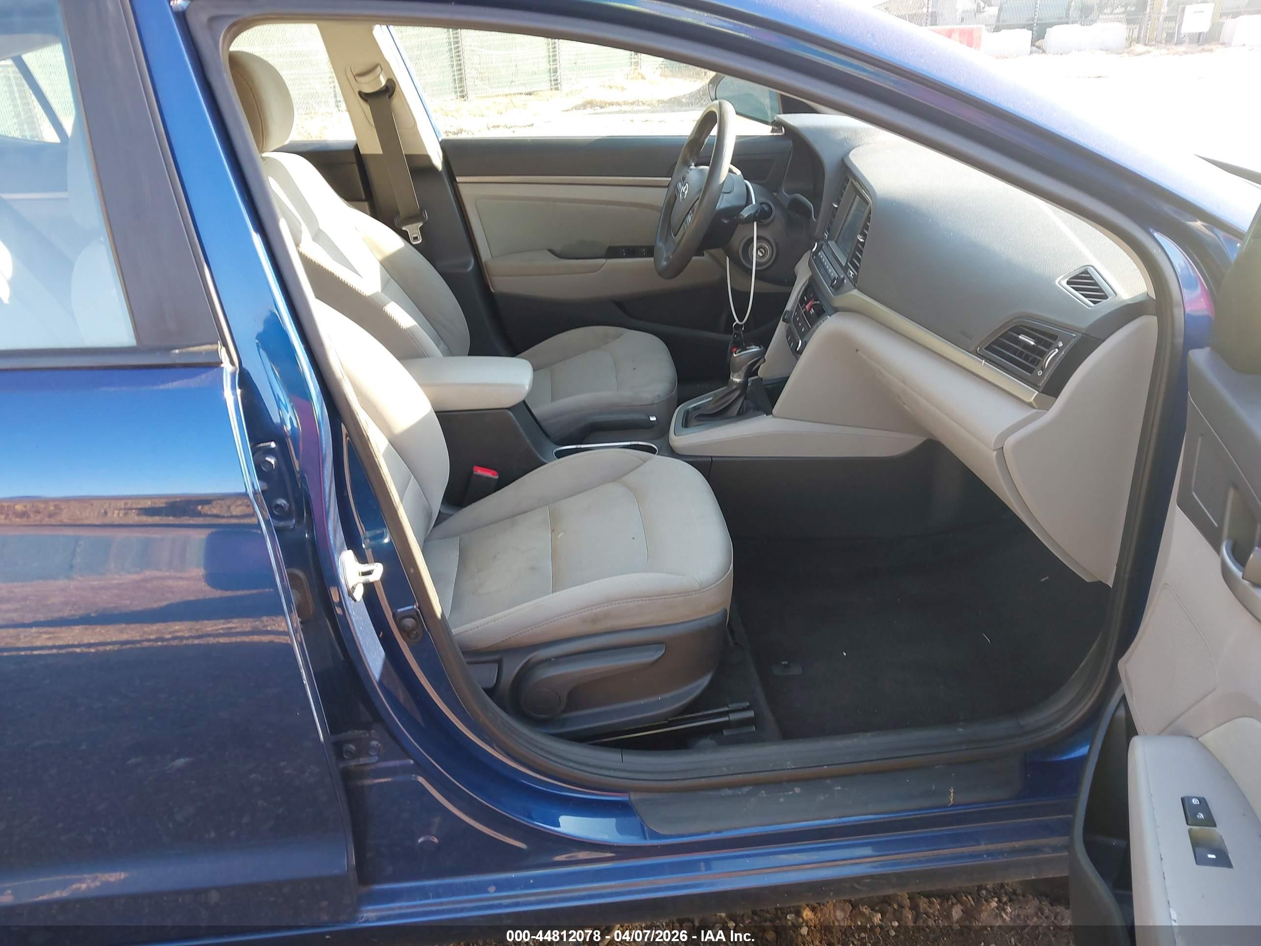 HYUNDAI ELANTRA image 5