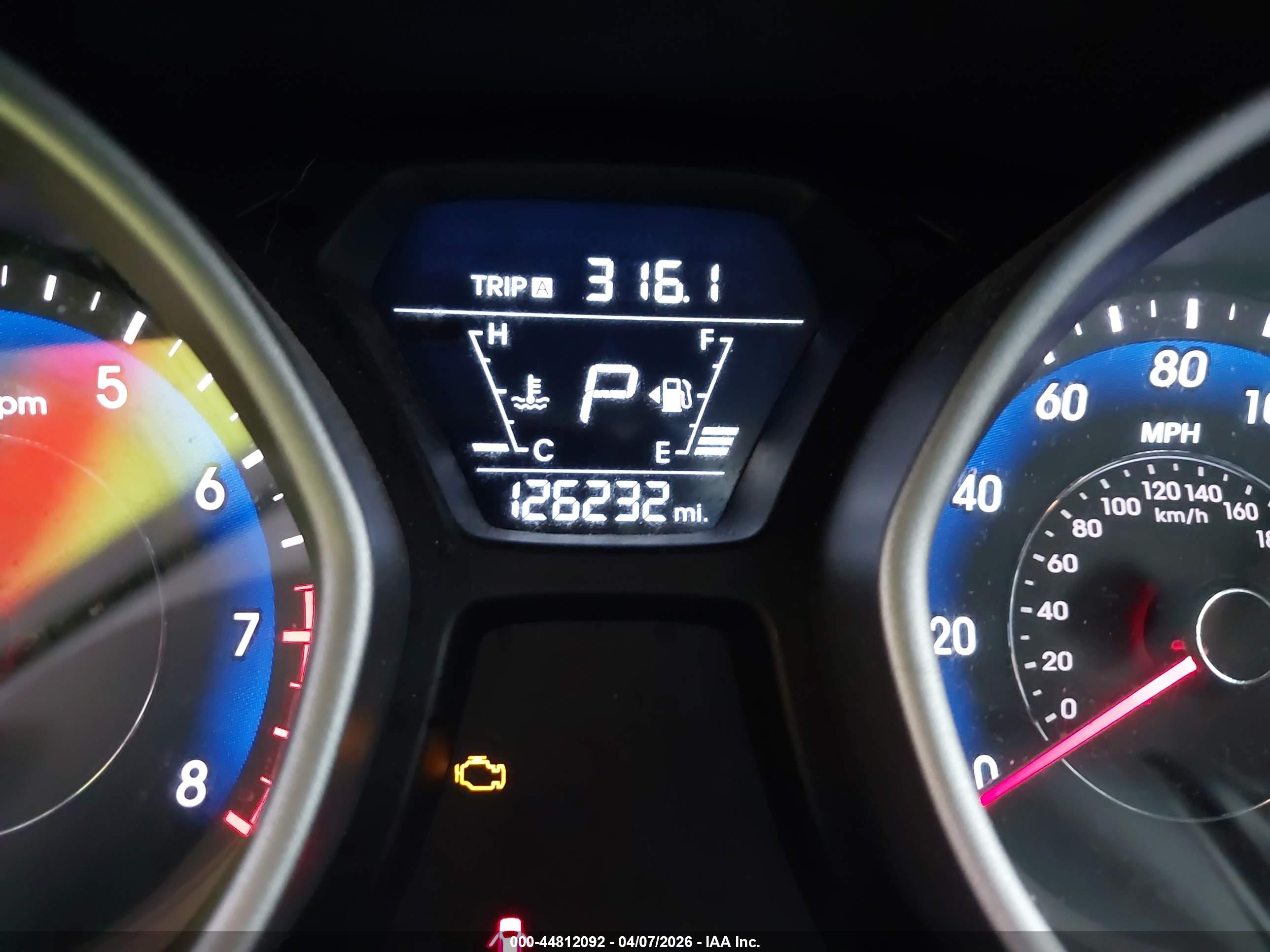 HYUNDAI ELANTRA image 7
