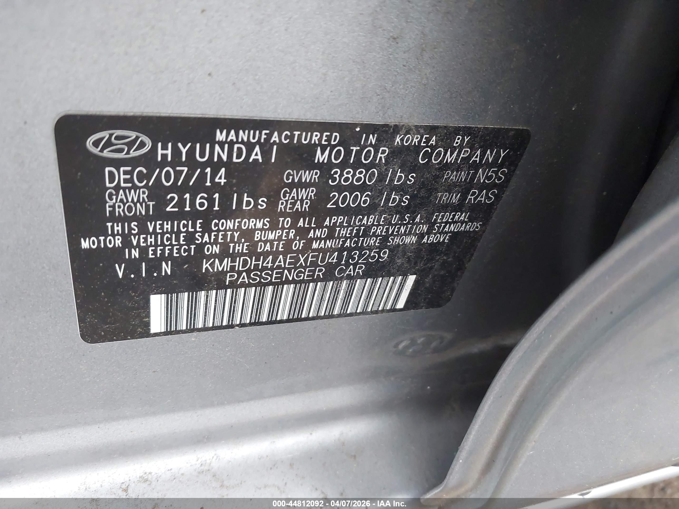HYUNDAI ELANTRA image 9
