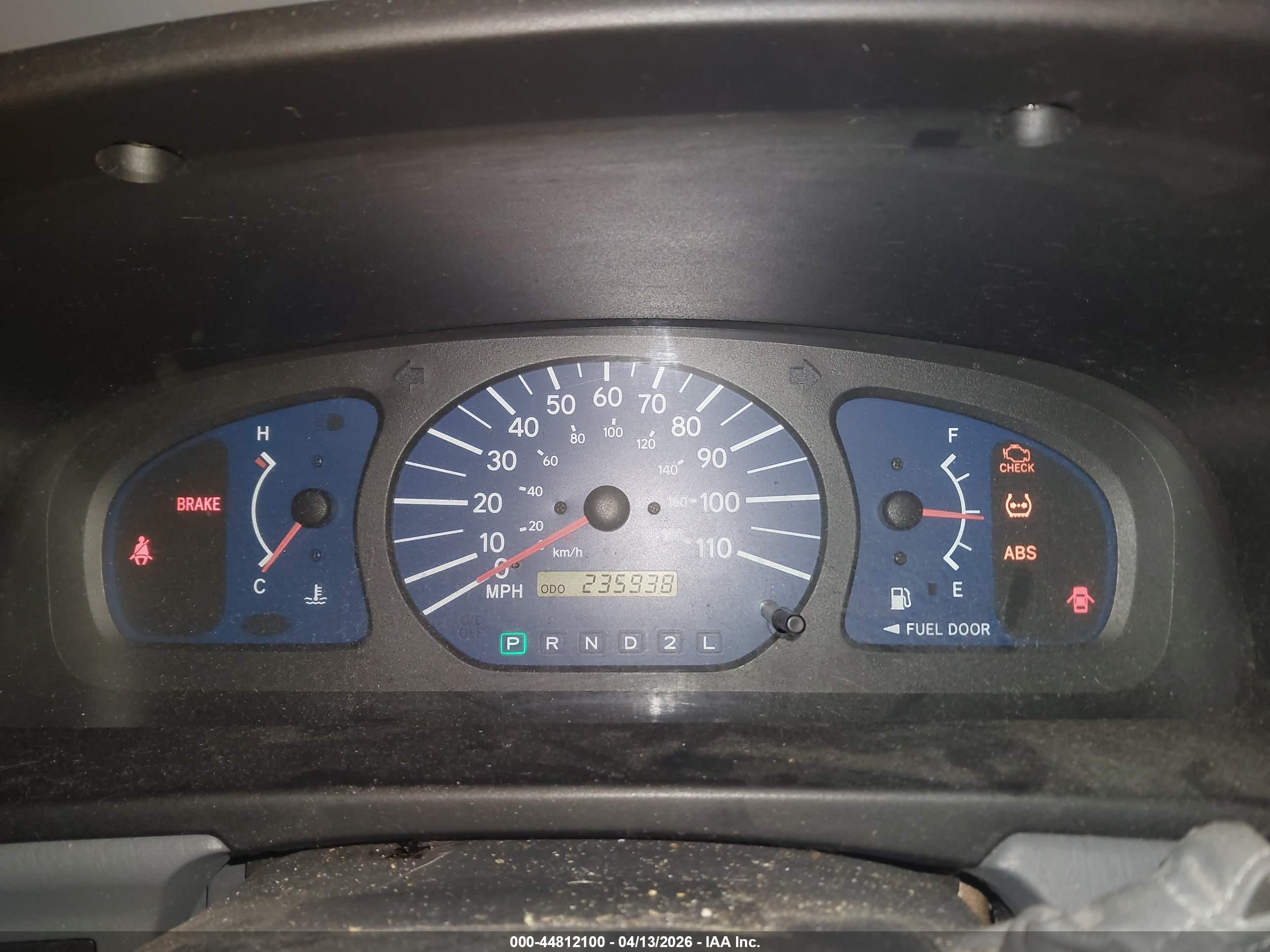 TOYOTA SIENNA image 7