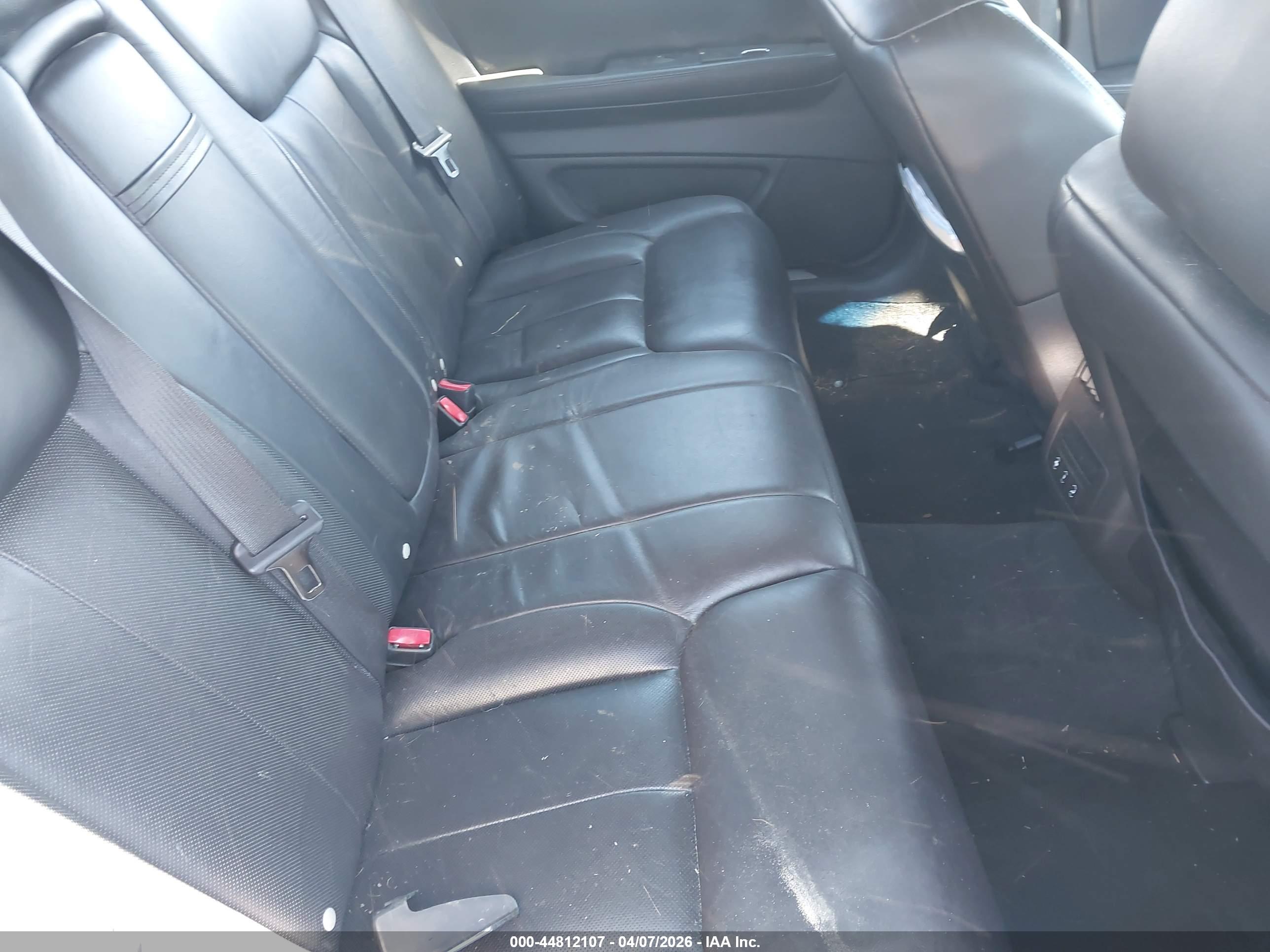 CADILLAC DTS image 8
