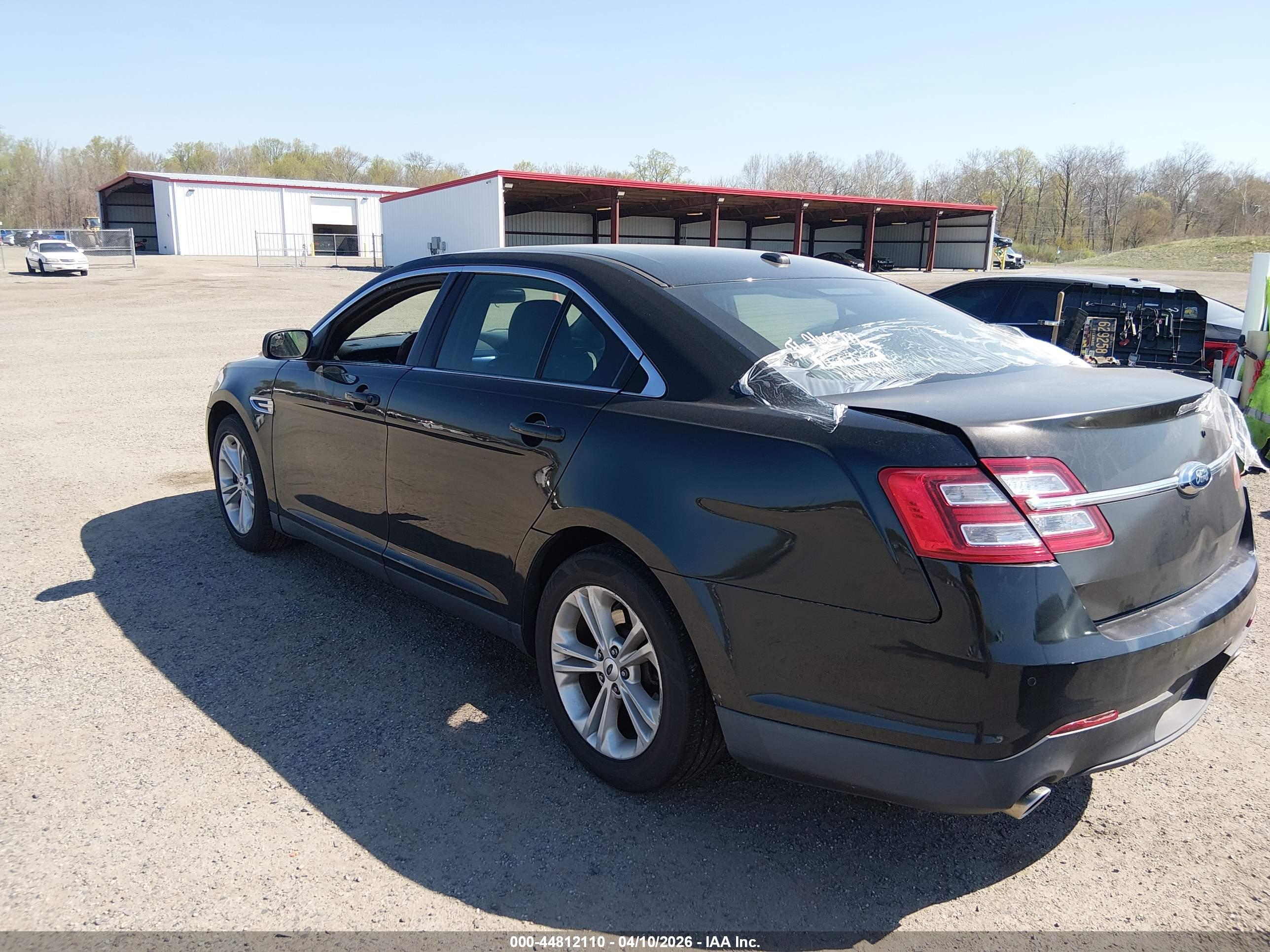 FORD TAURUS image 3