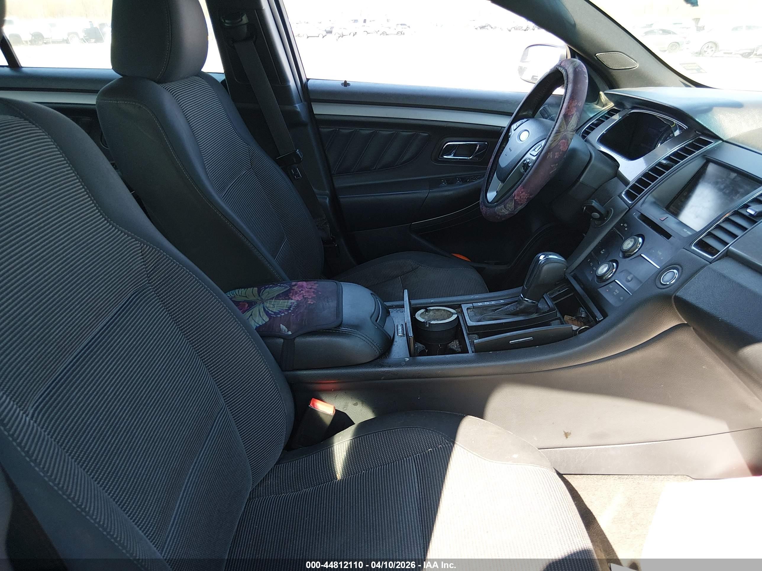 FORD TAURUS image 5