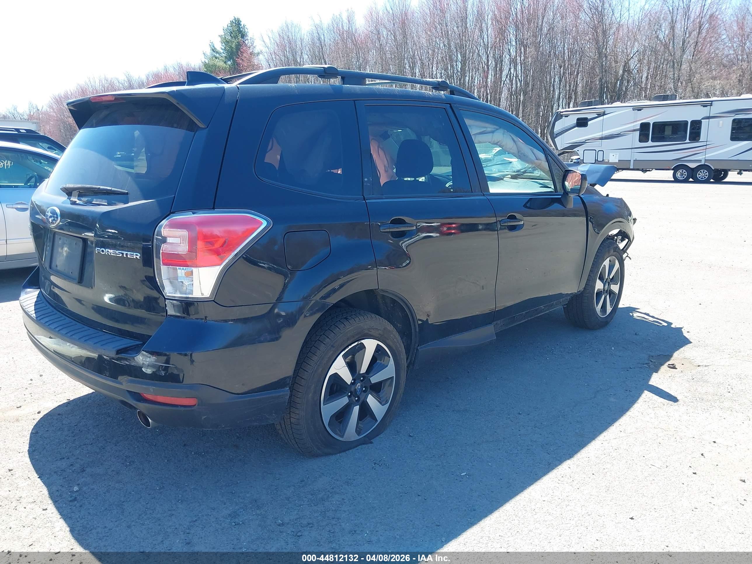 SUBARU FORESTER image 4