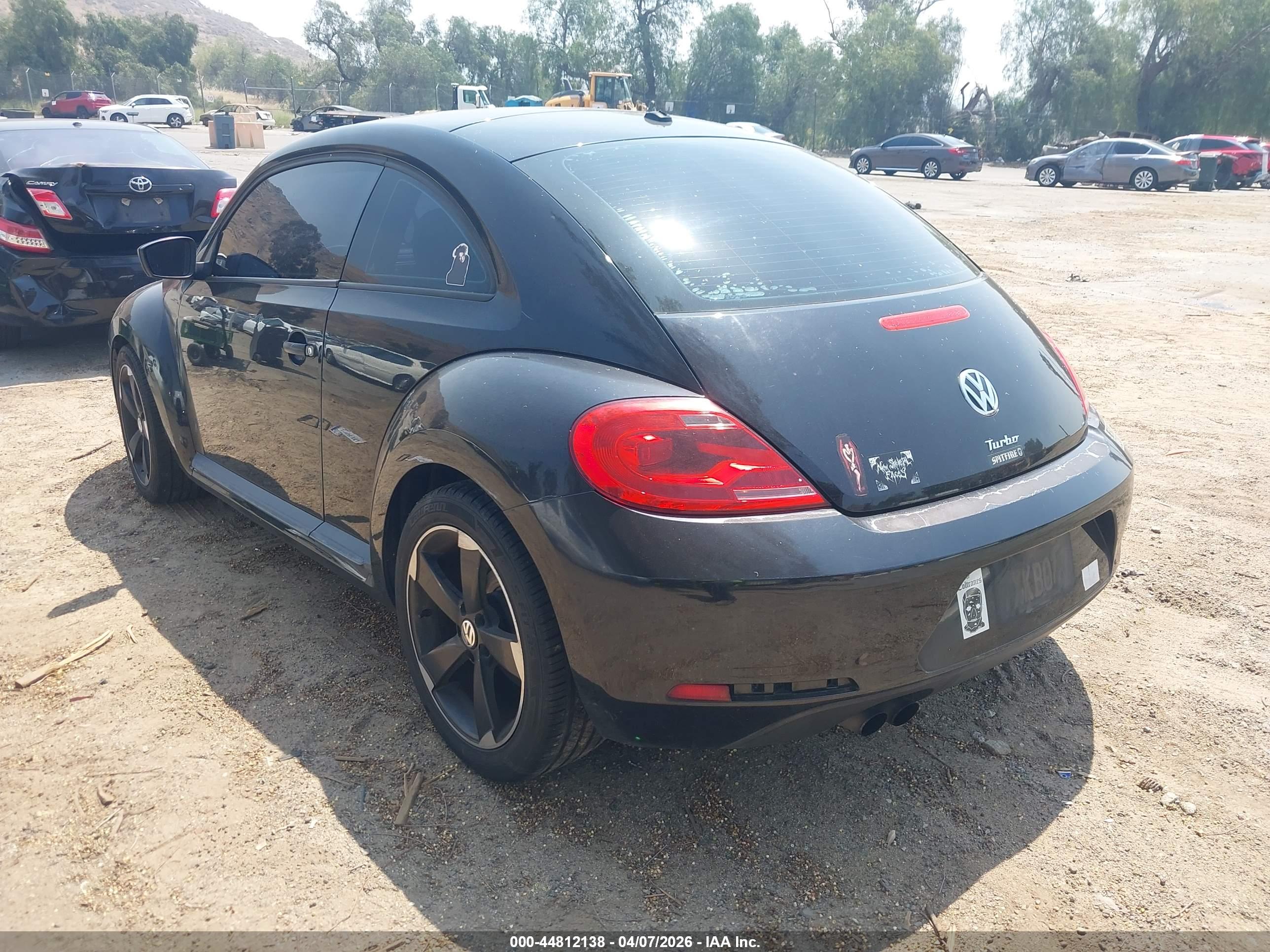 VOLKSWAGEN BEETLE image 3