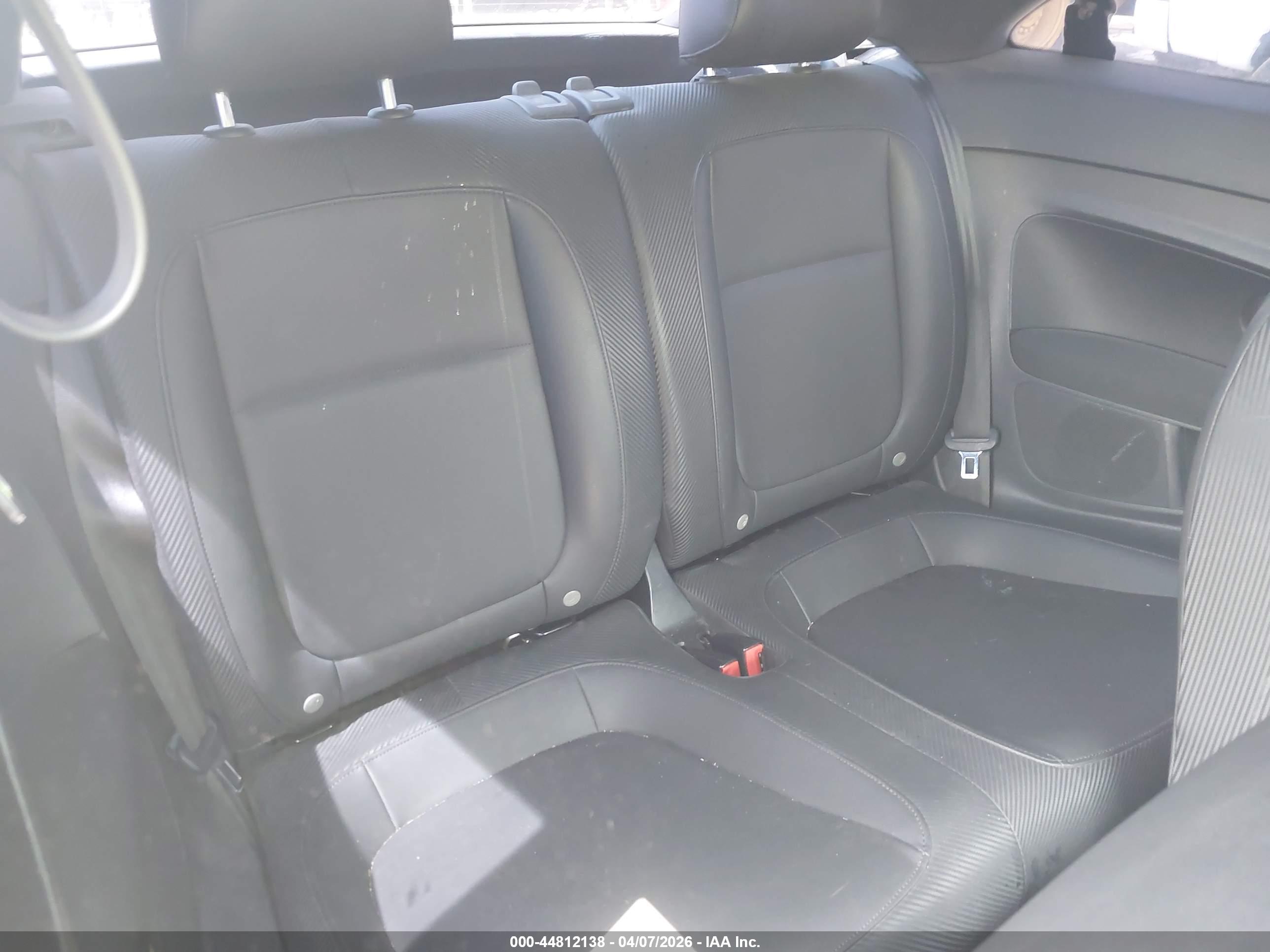 VOLKSWAGEN BEETLE image 8