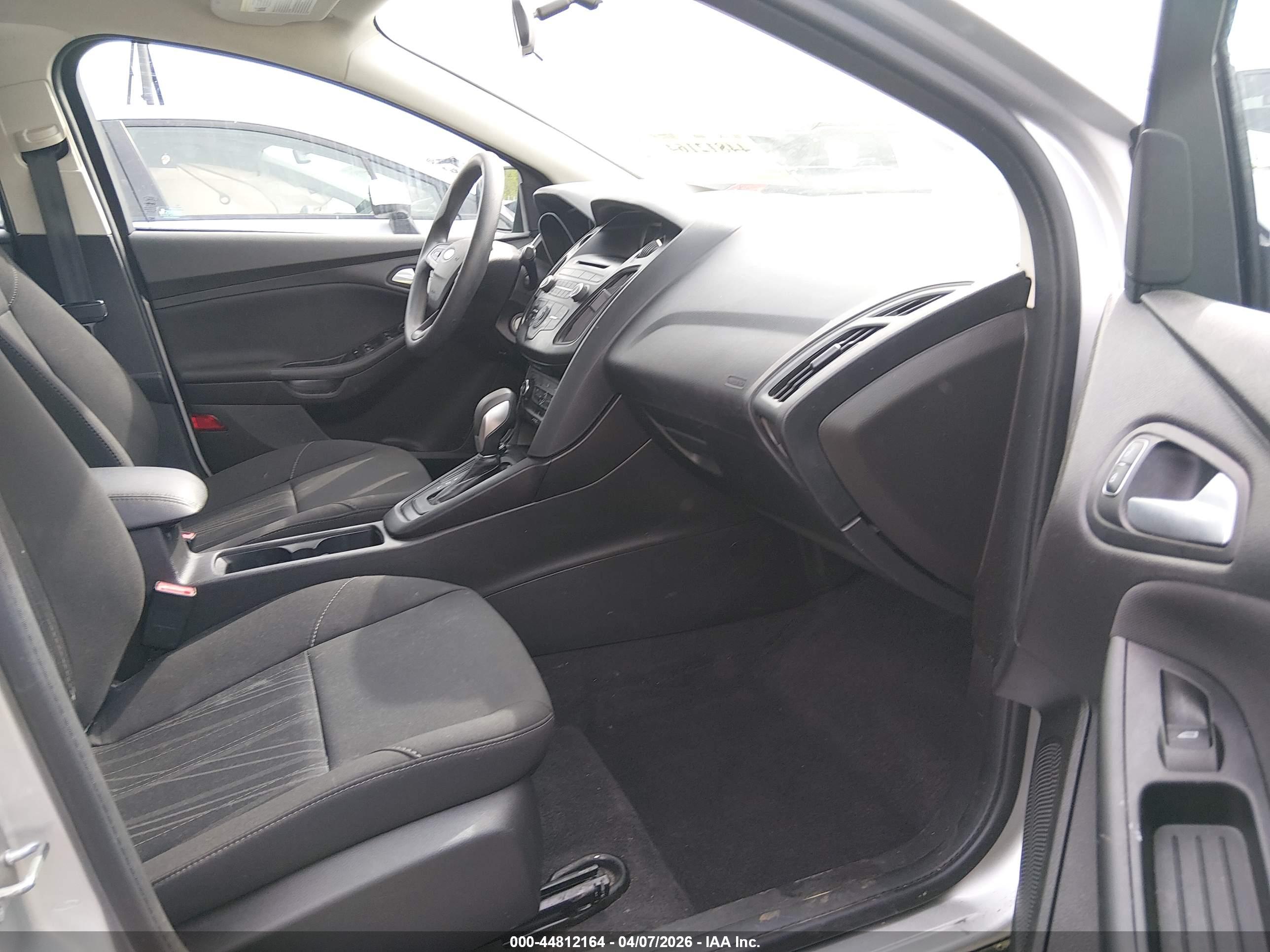 FORD FOCUS image 5