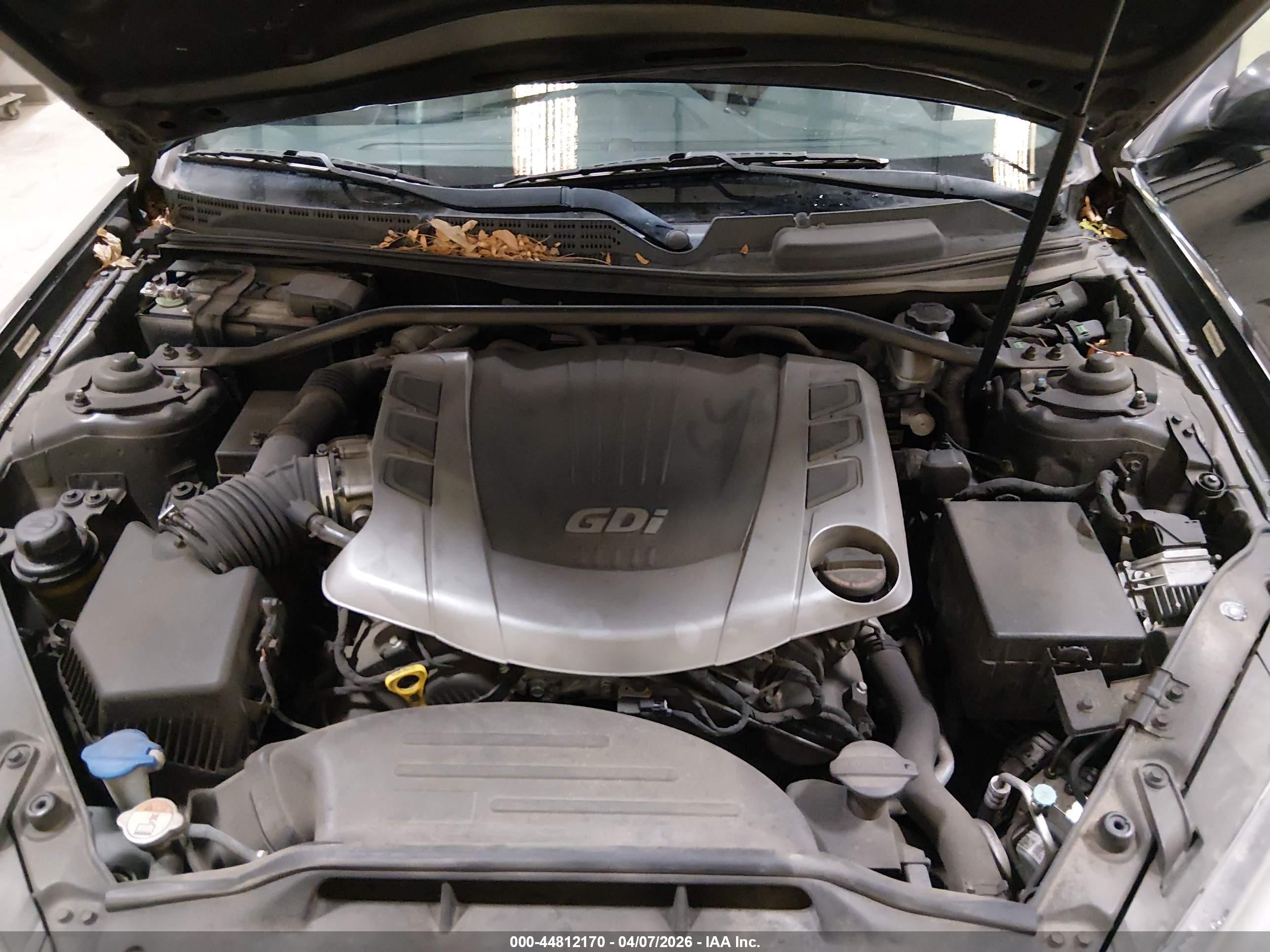 HYUNDAI GENESIS image 10