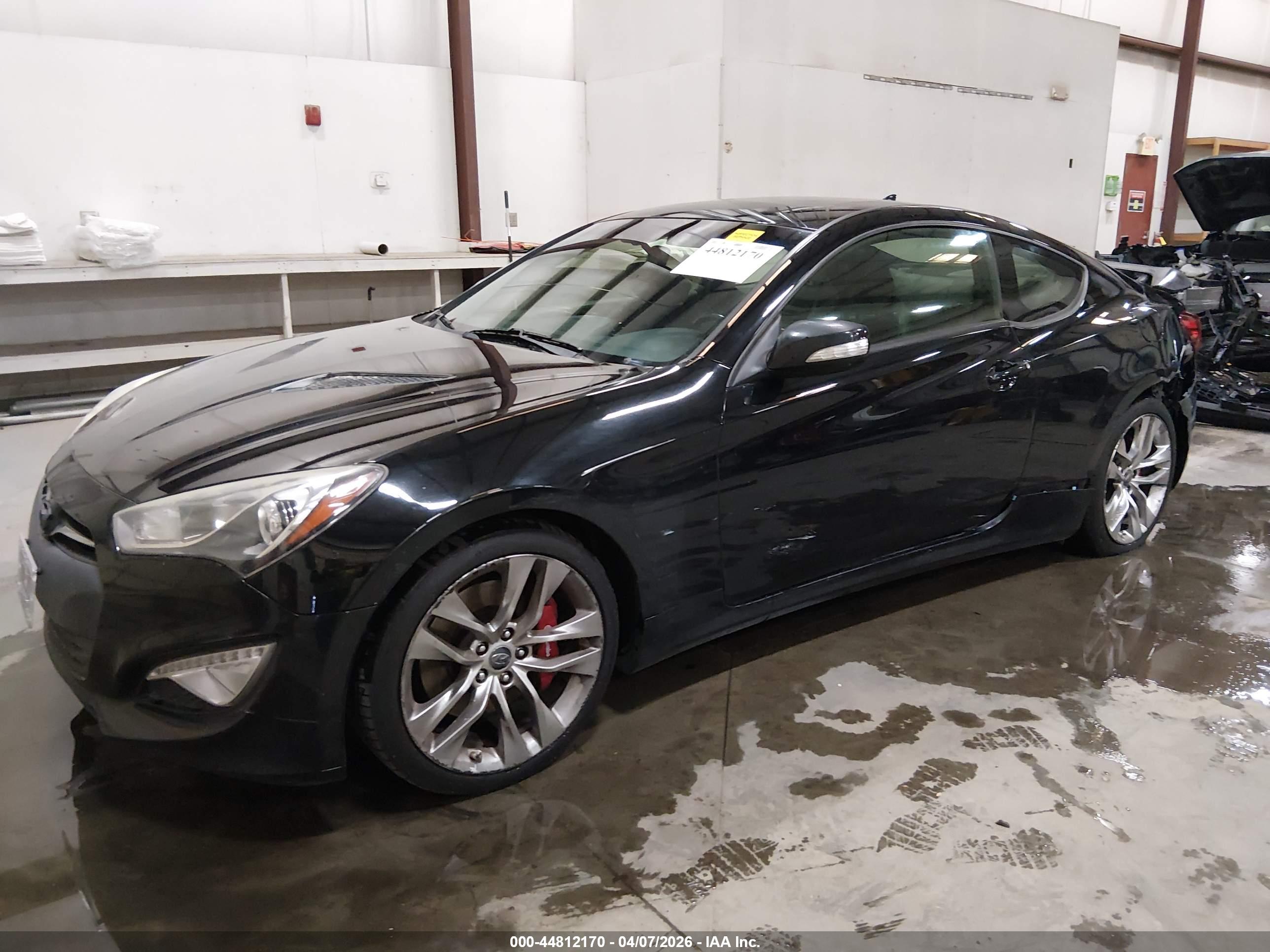 HYUNDAI GENESIS image 2