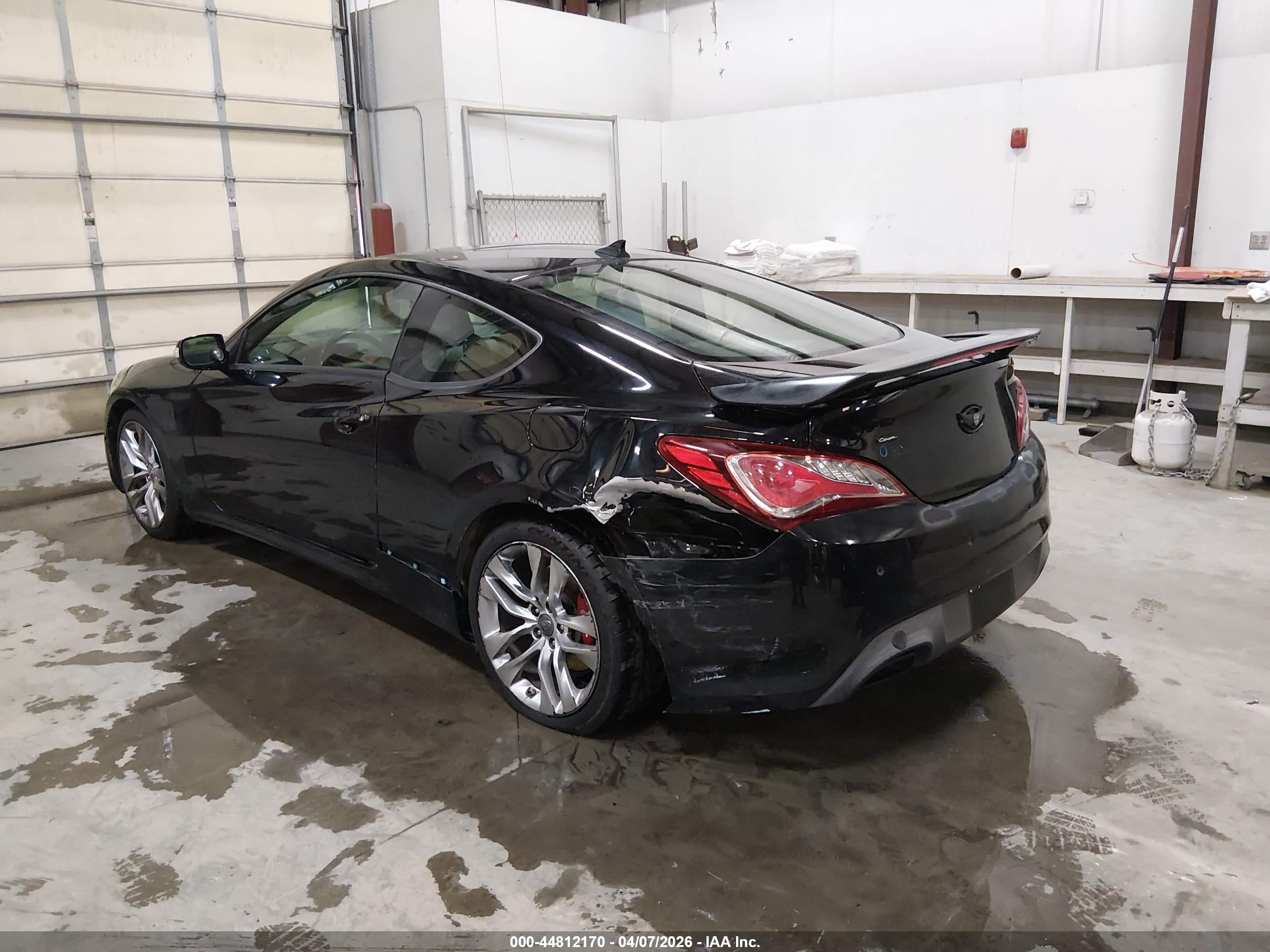 HYUNDAI GENESIS image 3