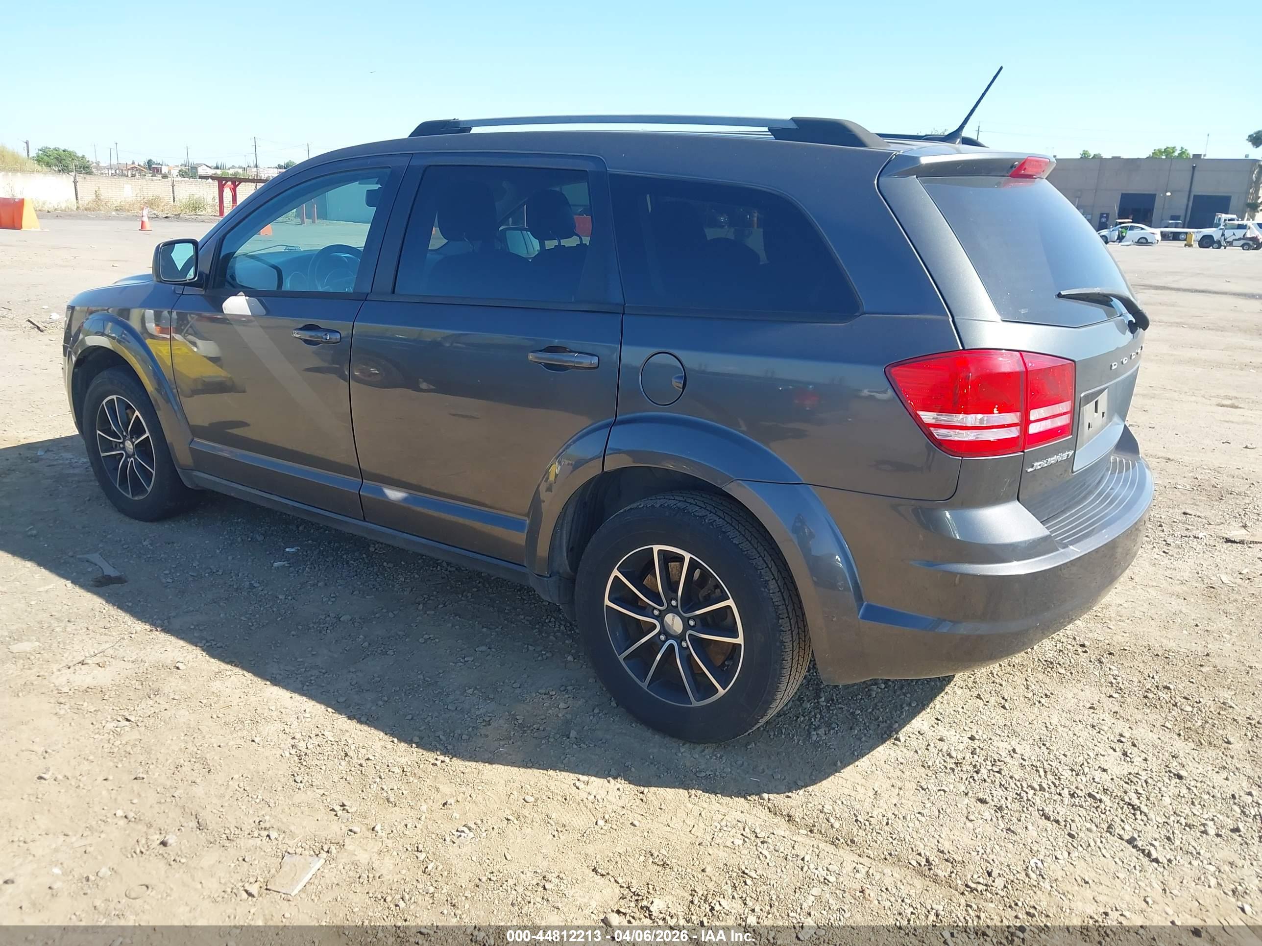 DODGE JOURNEY image 3