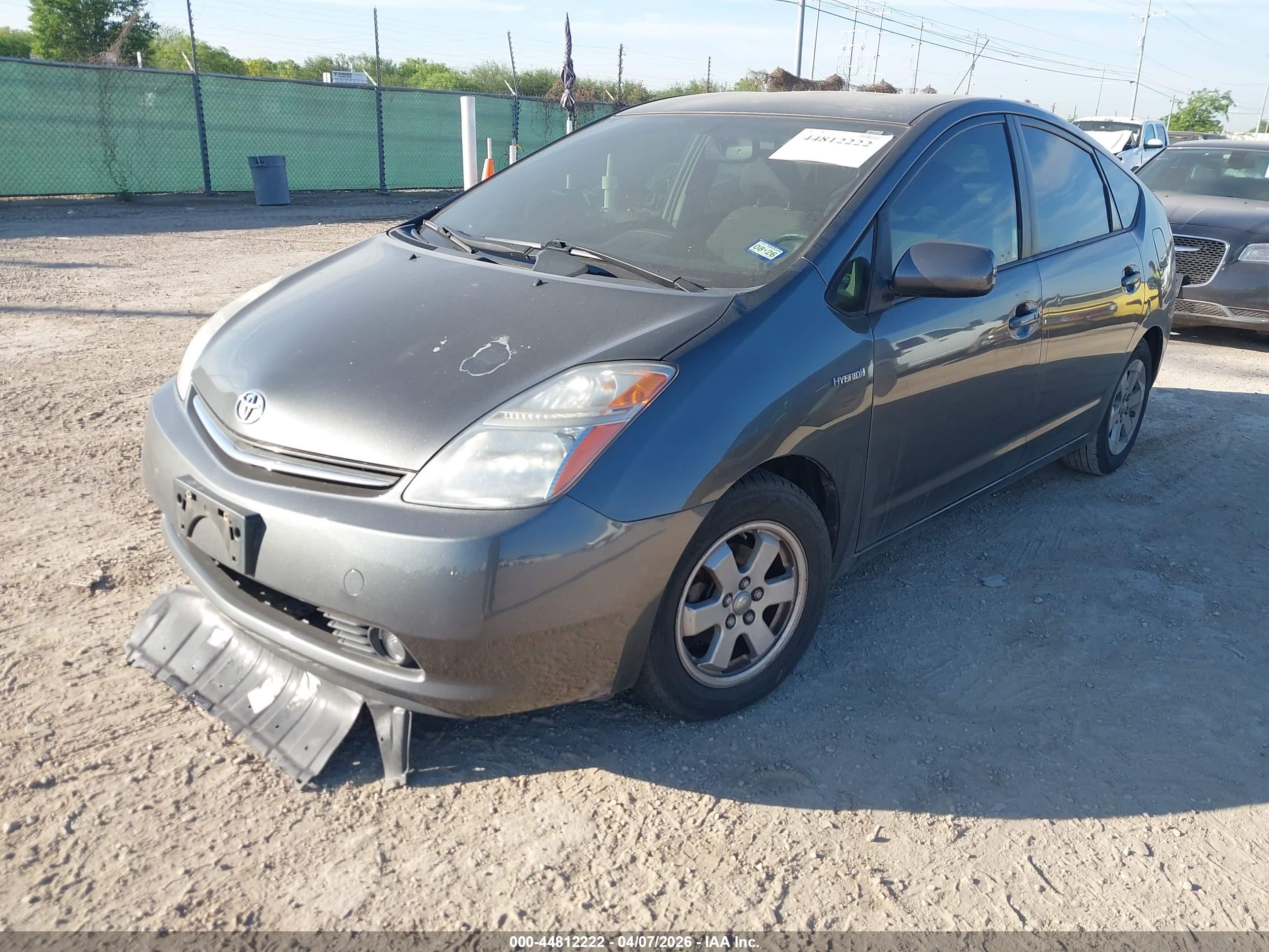 TOYOTA PRIUS image 2