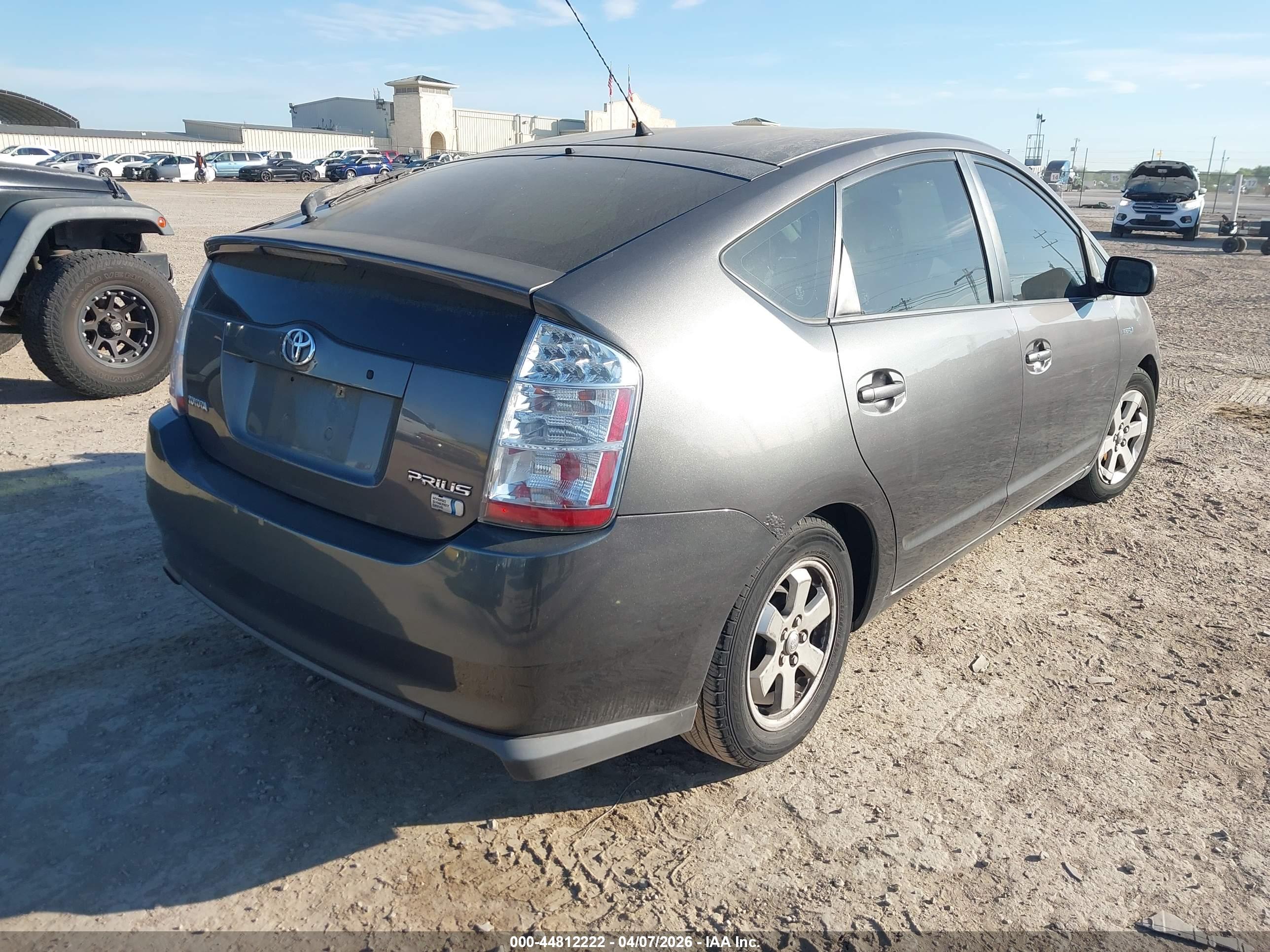 TOYOTA PRIUS image 4