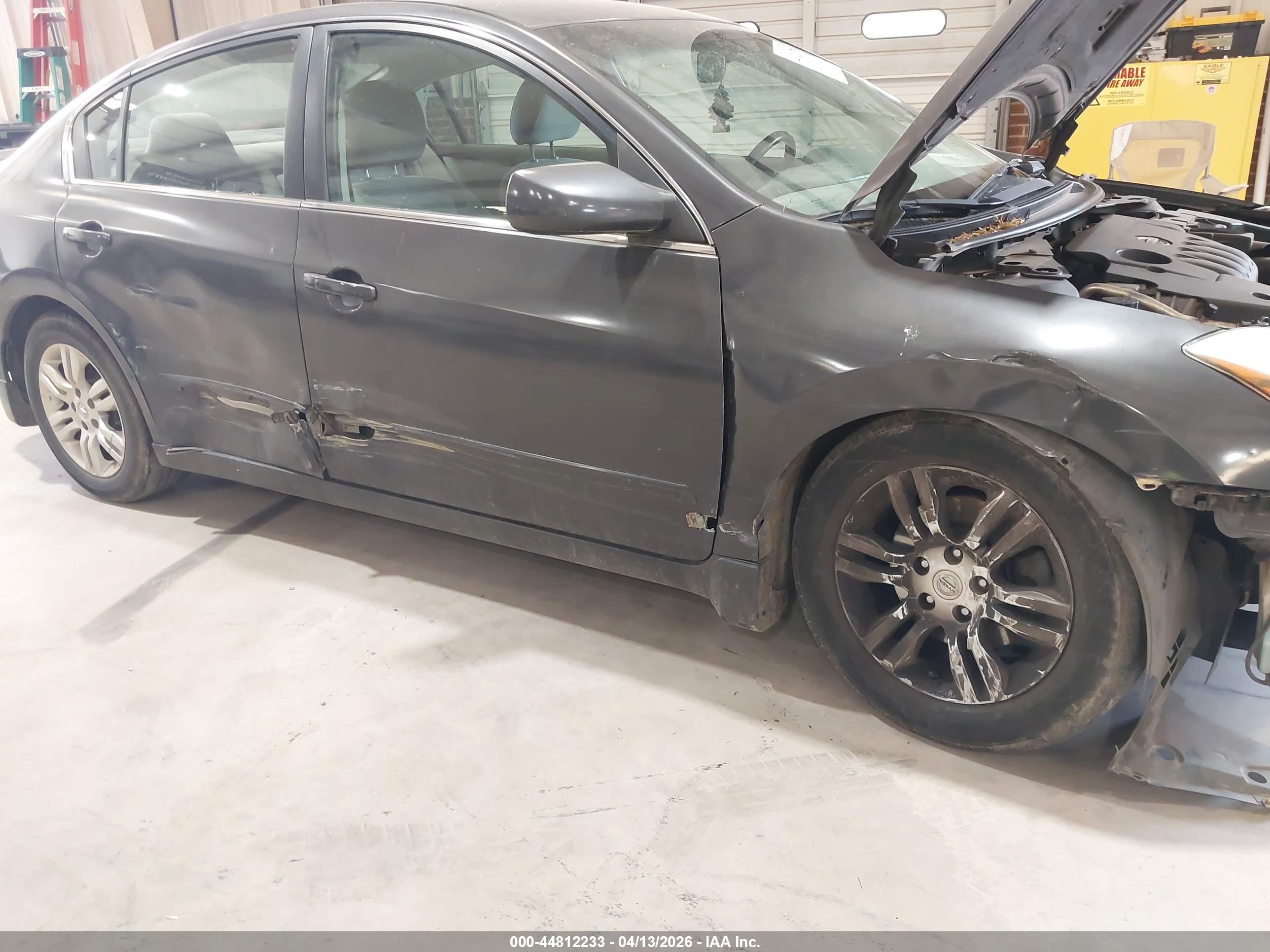 NISSAN ALTIMA image 6