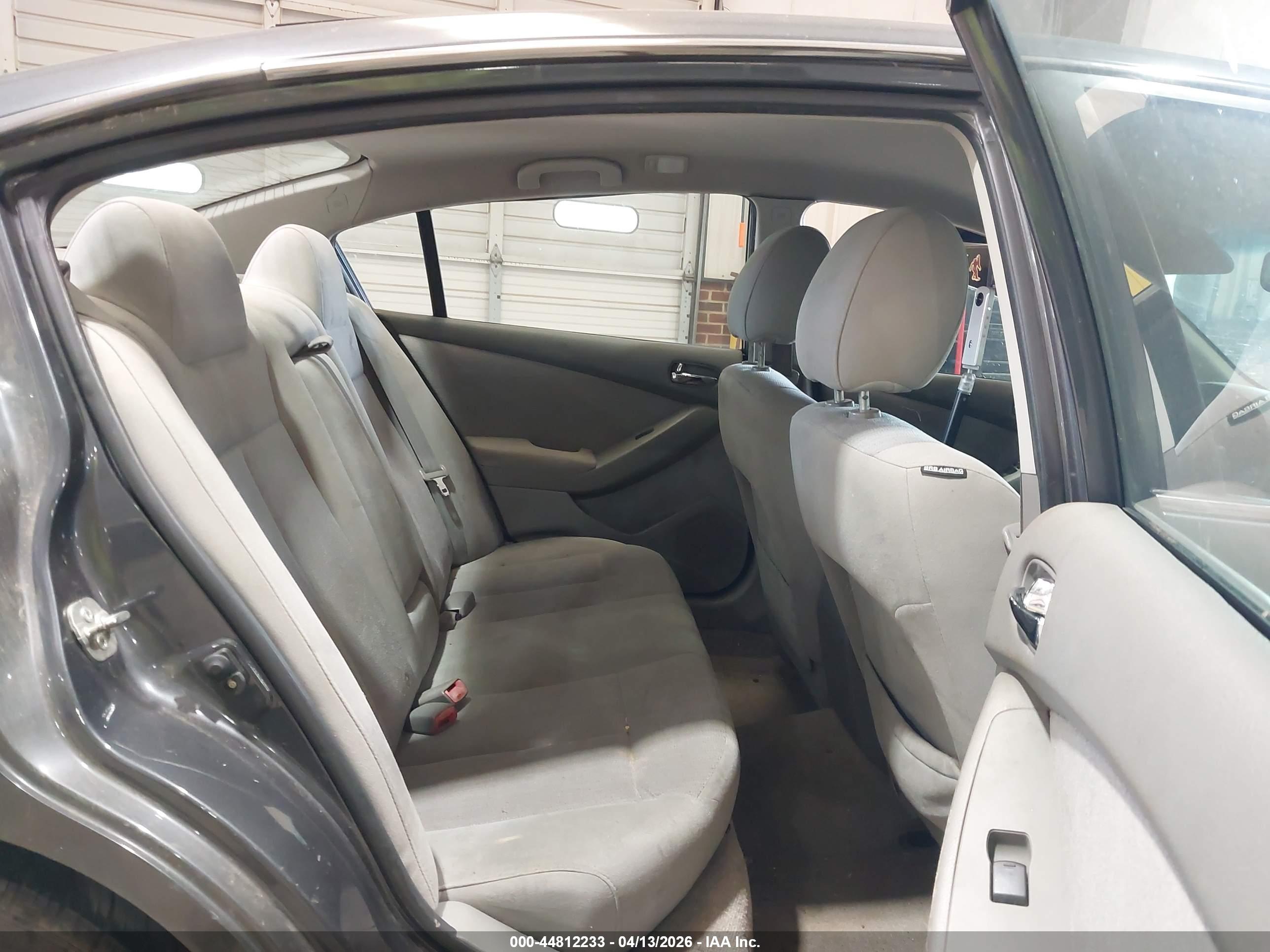 NISSAN ALTIMA image 8