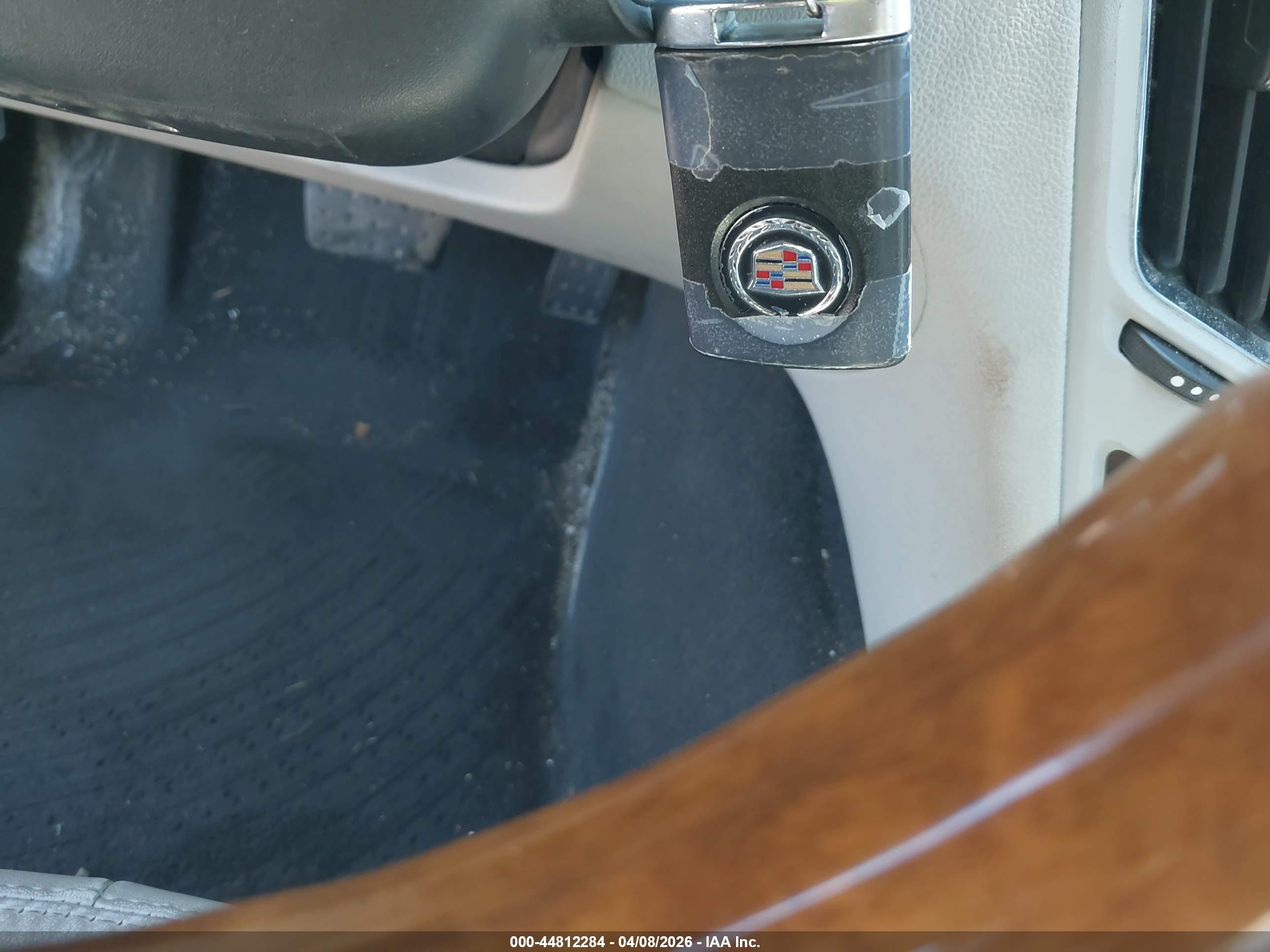 CADILLAC CTS image 11