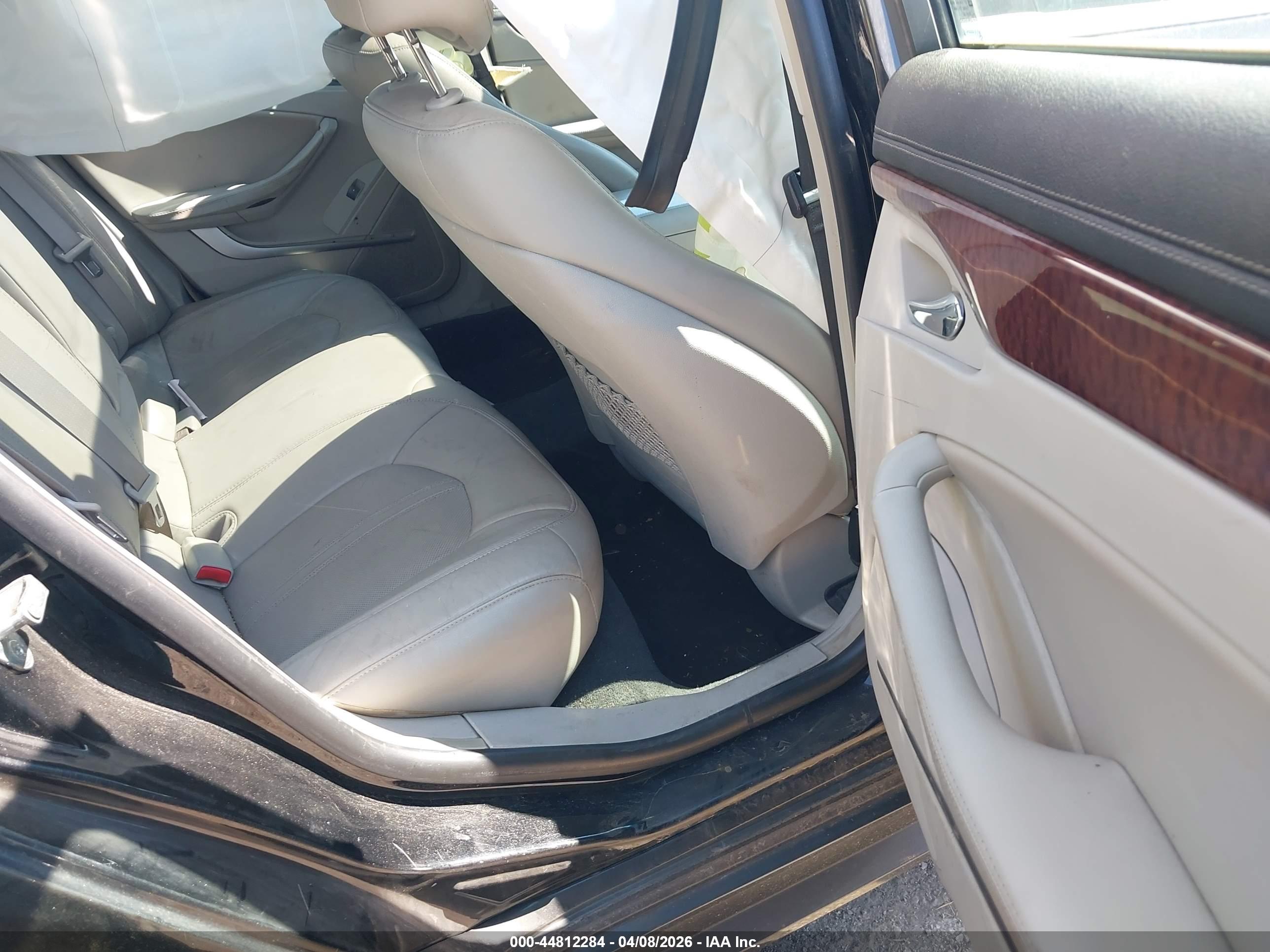 CADILLAC CTS image 8