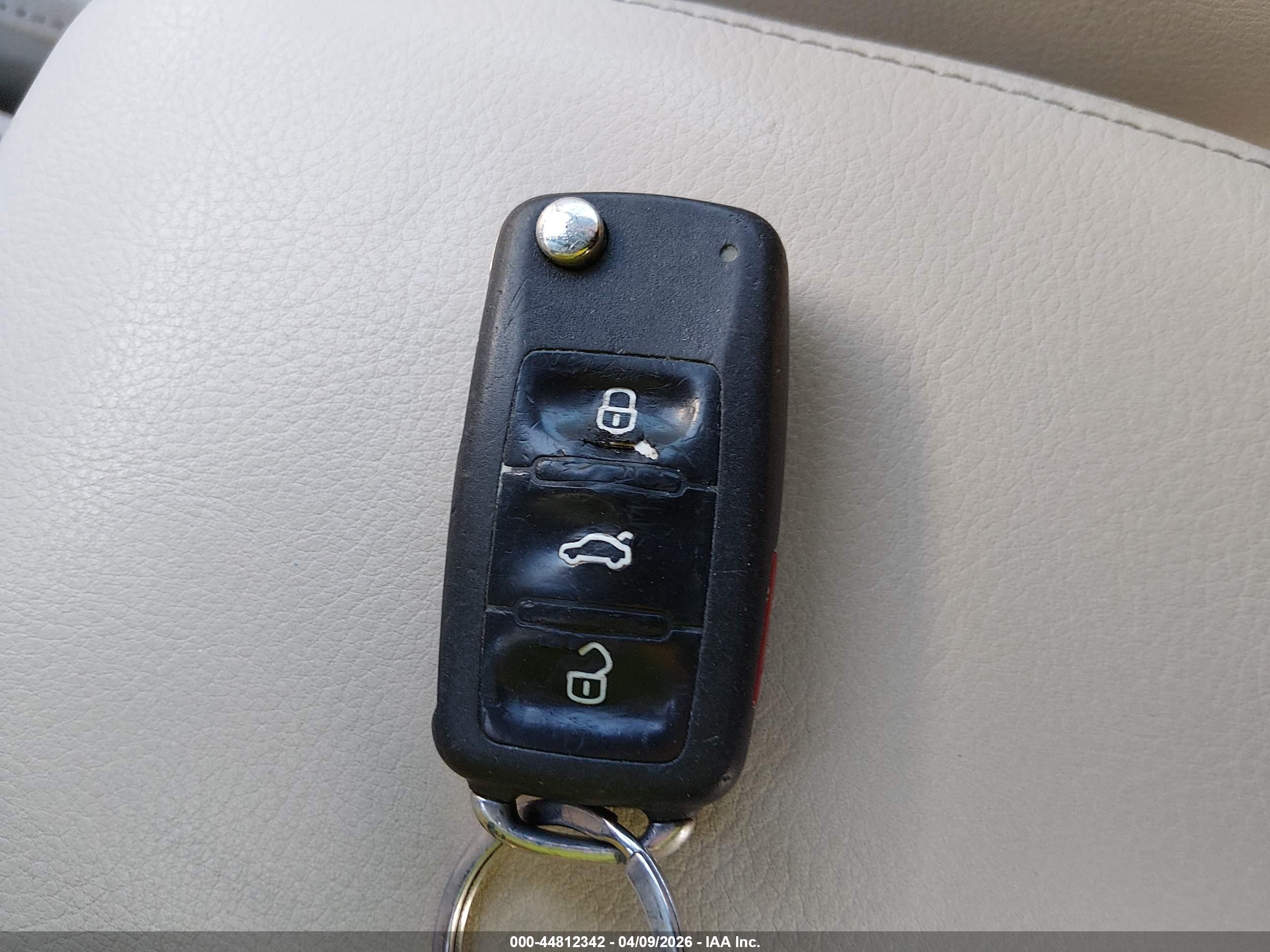 VOLKSWAGEN EOS image 11