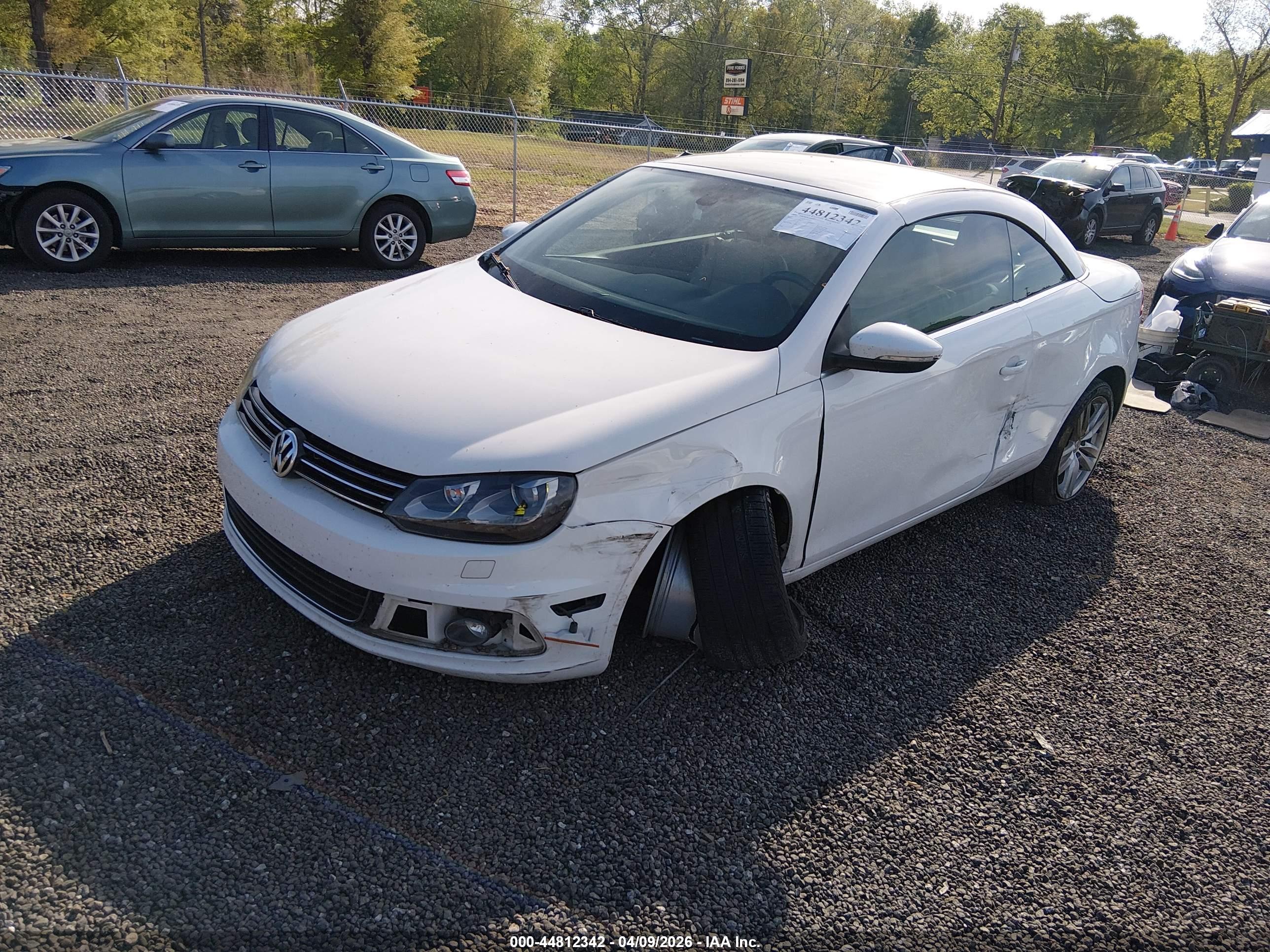 VOLKSWAGEN EOS image 2