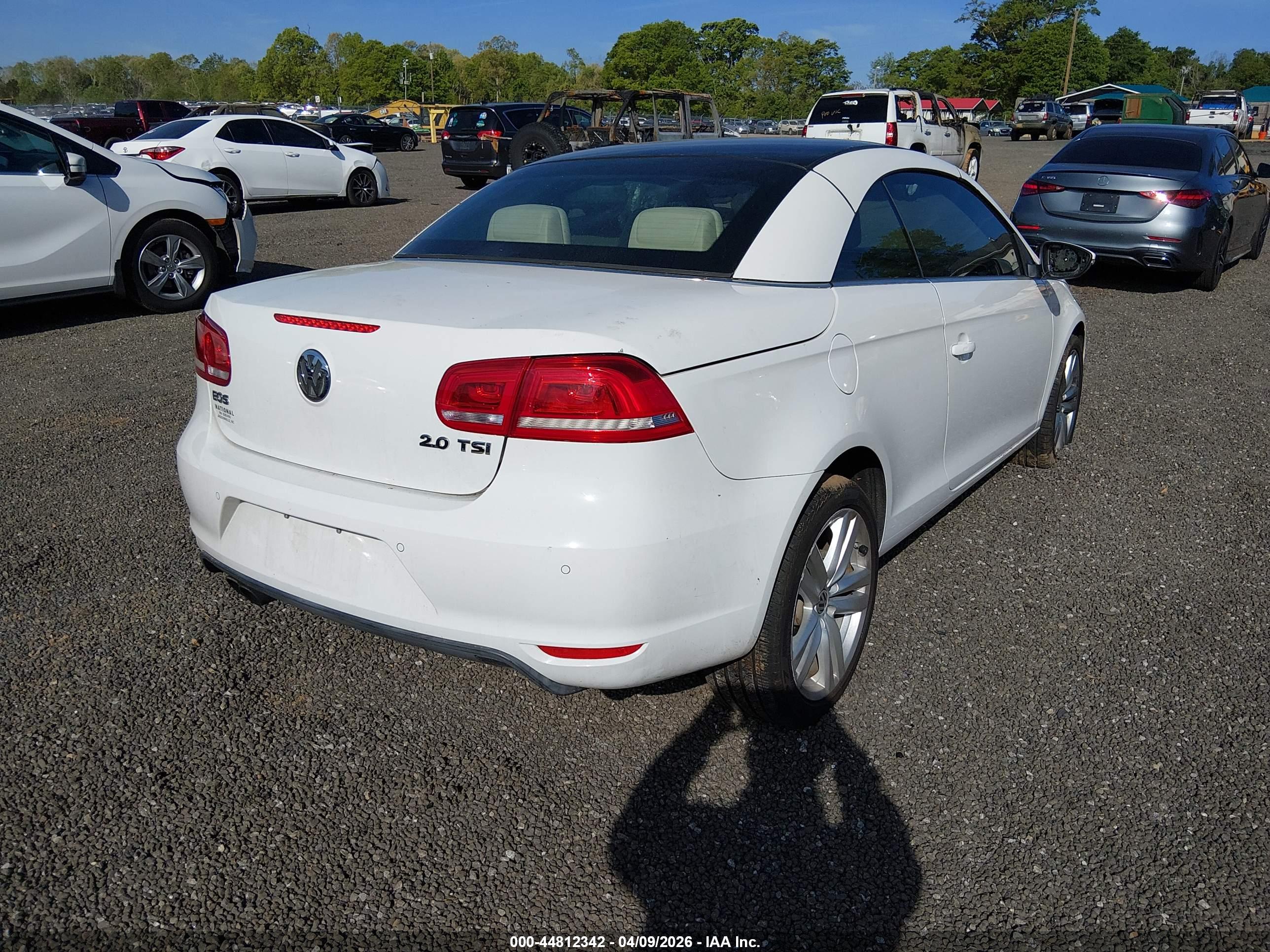 VOLKSWAGEN EOS image 4