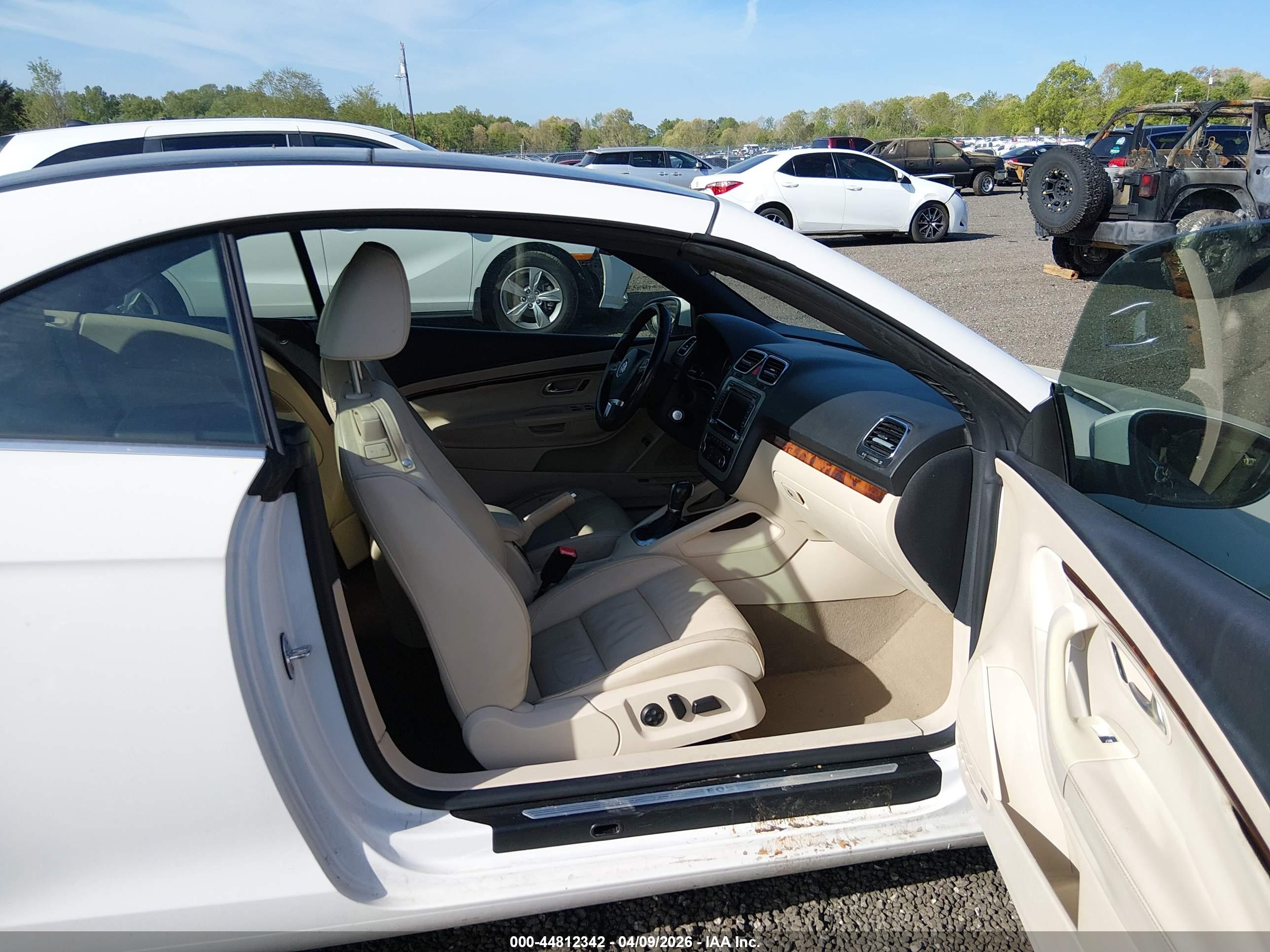 VOLKSWAGEN EOS image 5