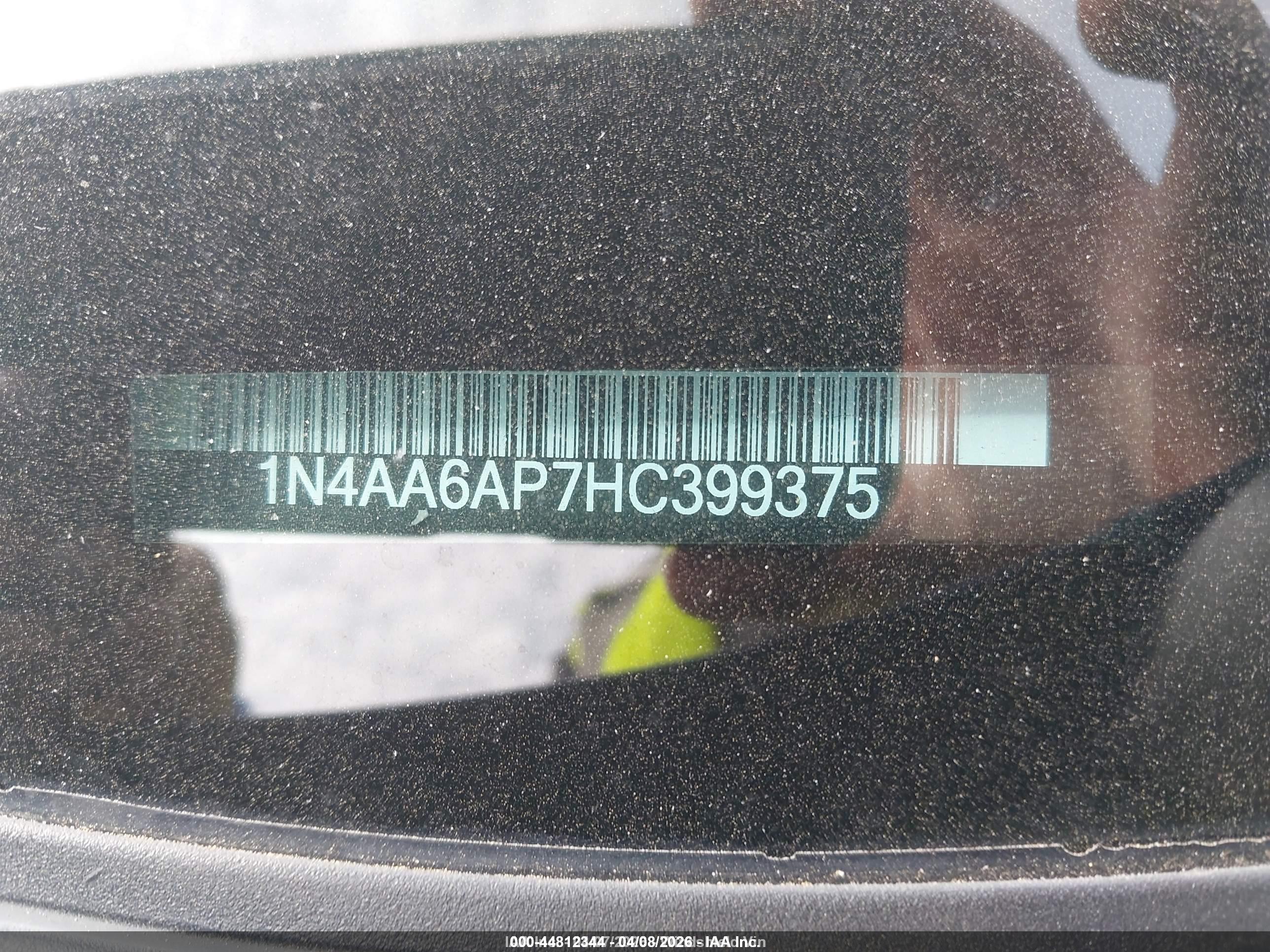 NISSAN MAXIMA image 9