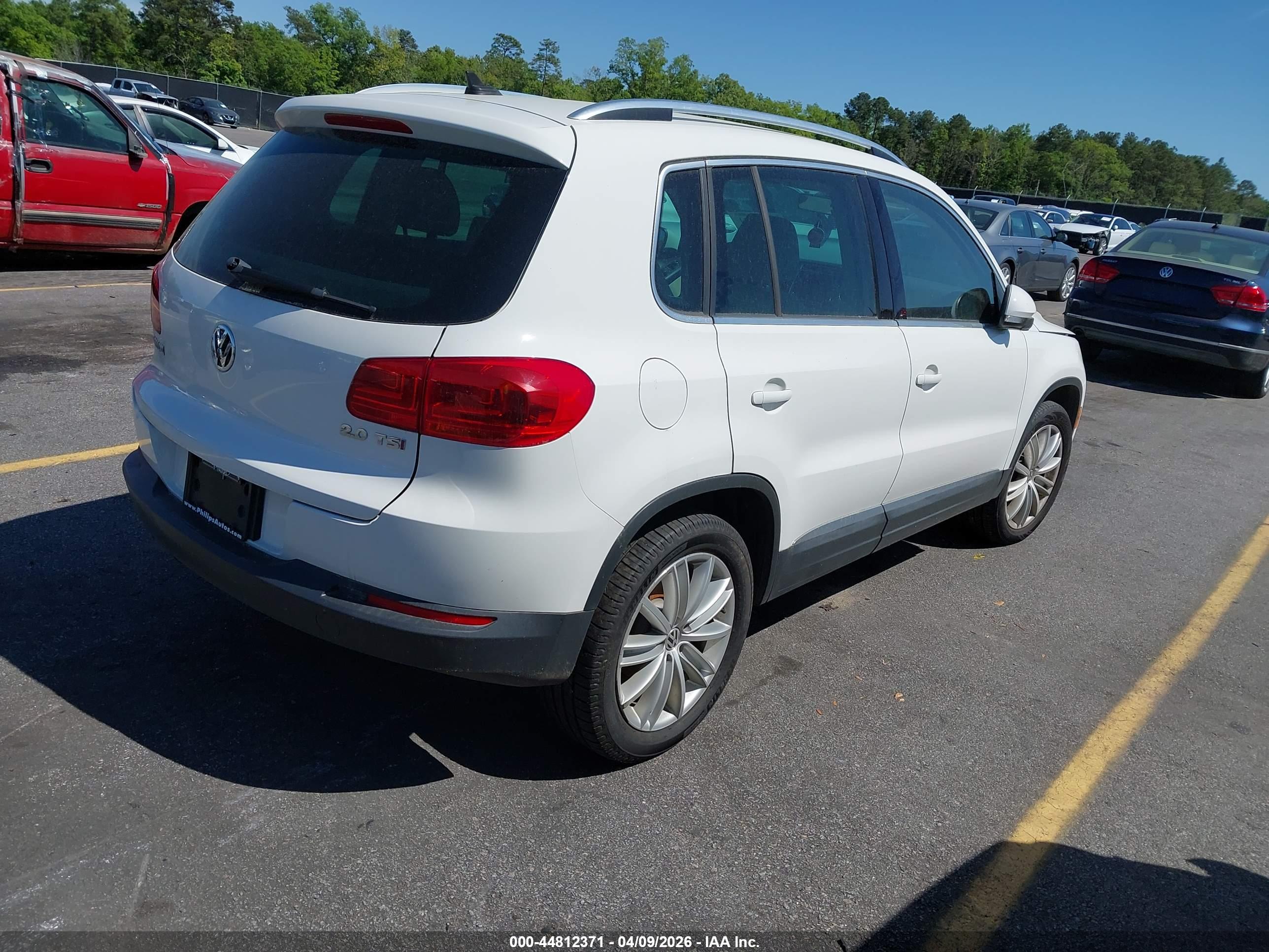 VOLKSWAGEN TIGUAN image 4