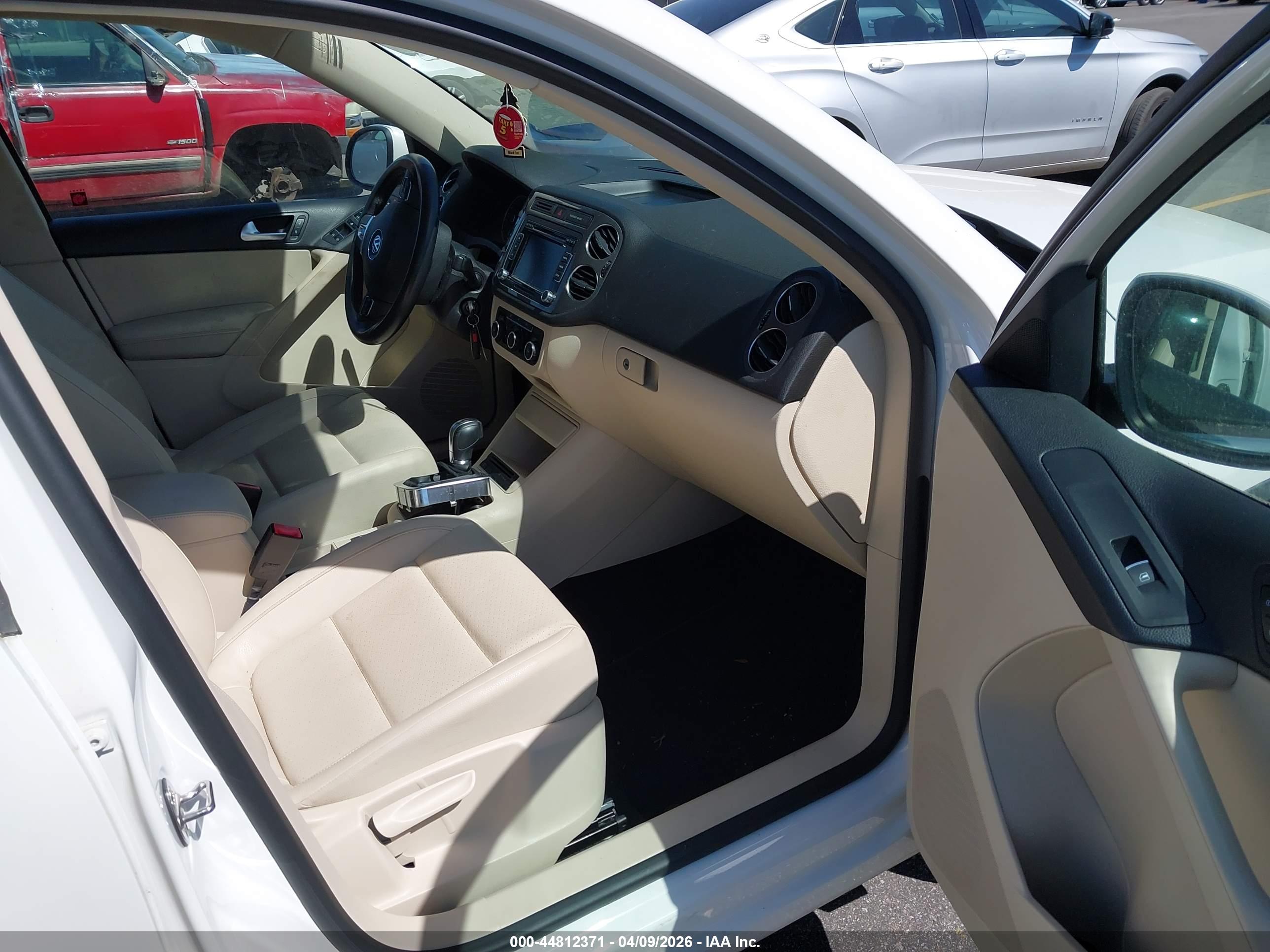VOLKSWAGEN TIGUAN image 5