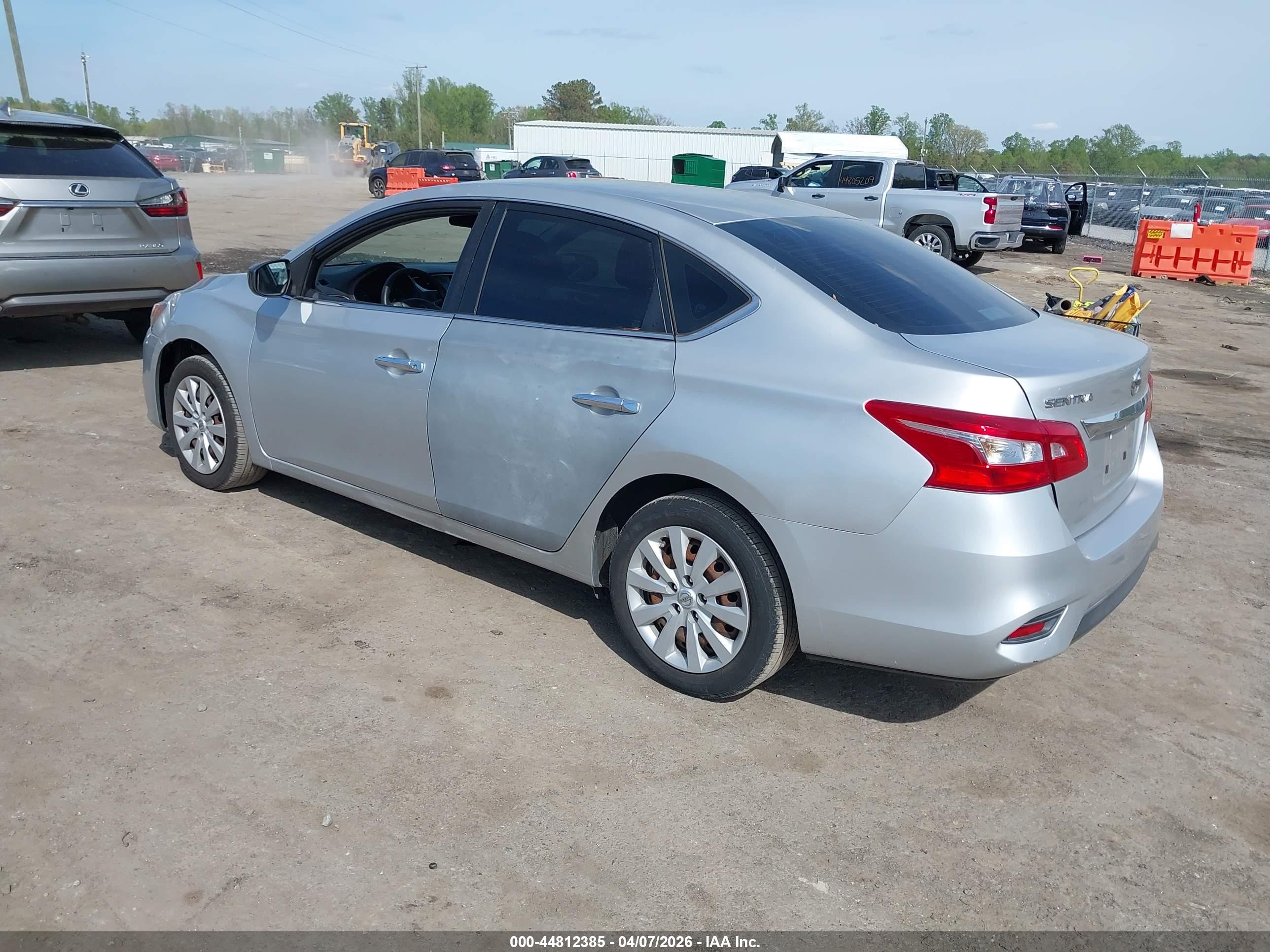 NISSAN SENTRA image 3