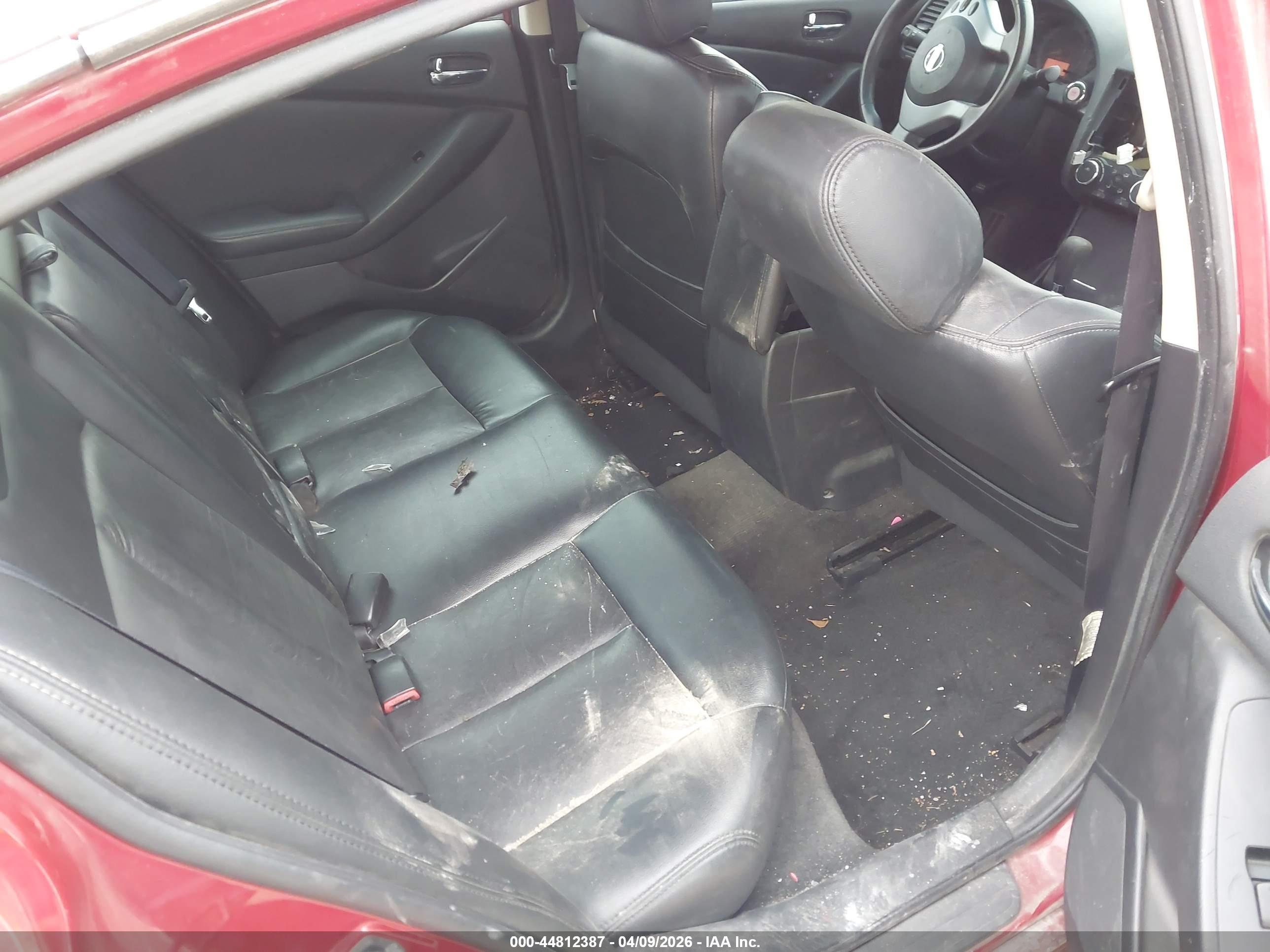 NISSAN ALTIMA image 8