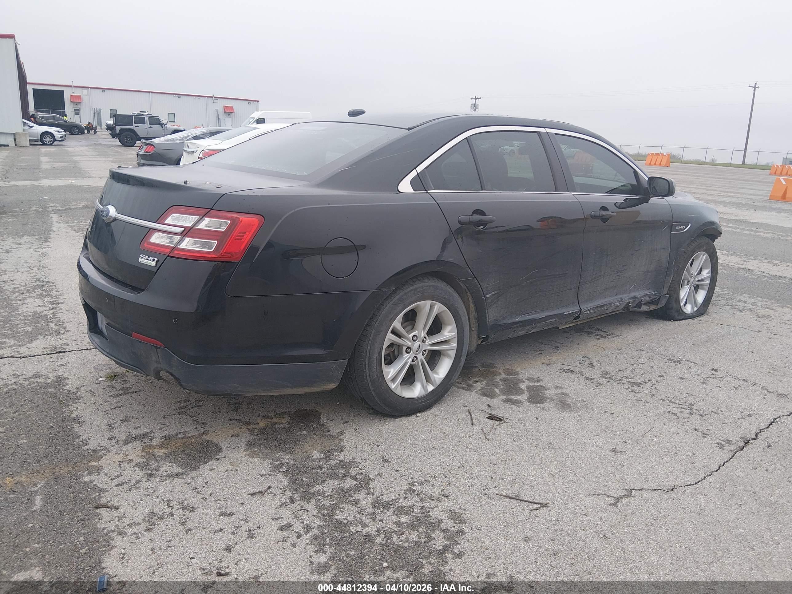 FORD TAURUS image 4