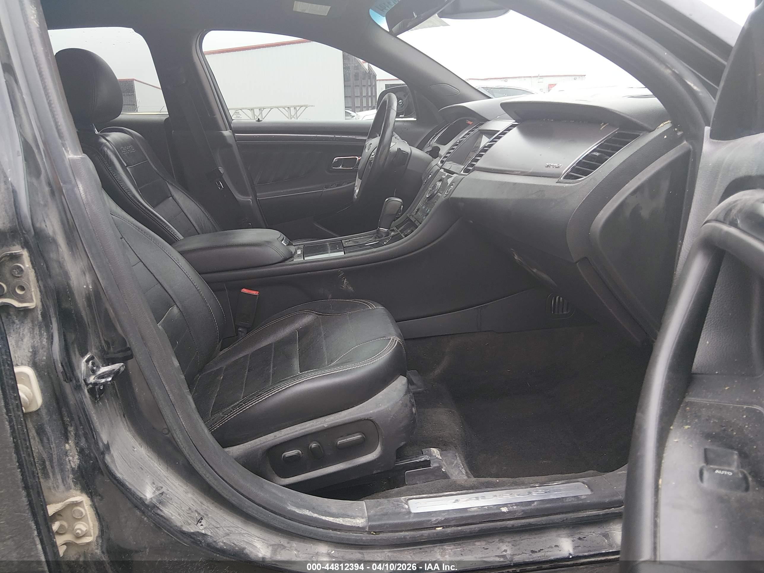 FORD TAURUS image 5