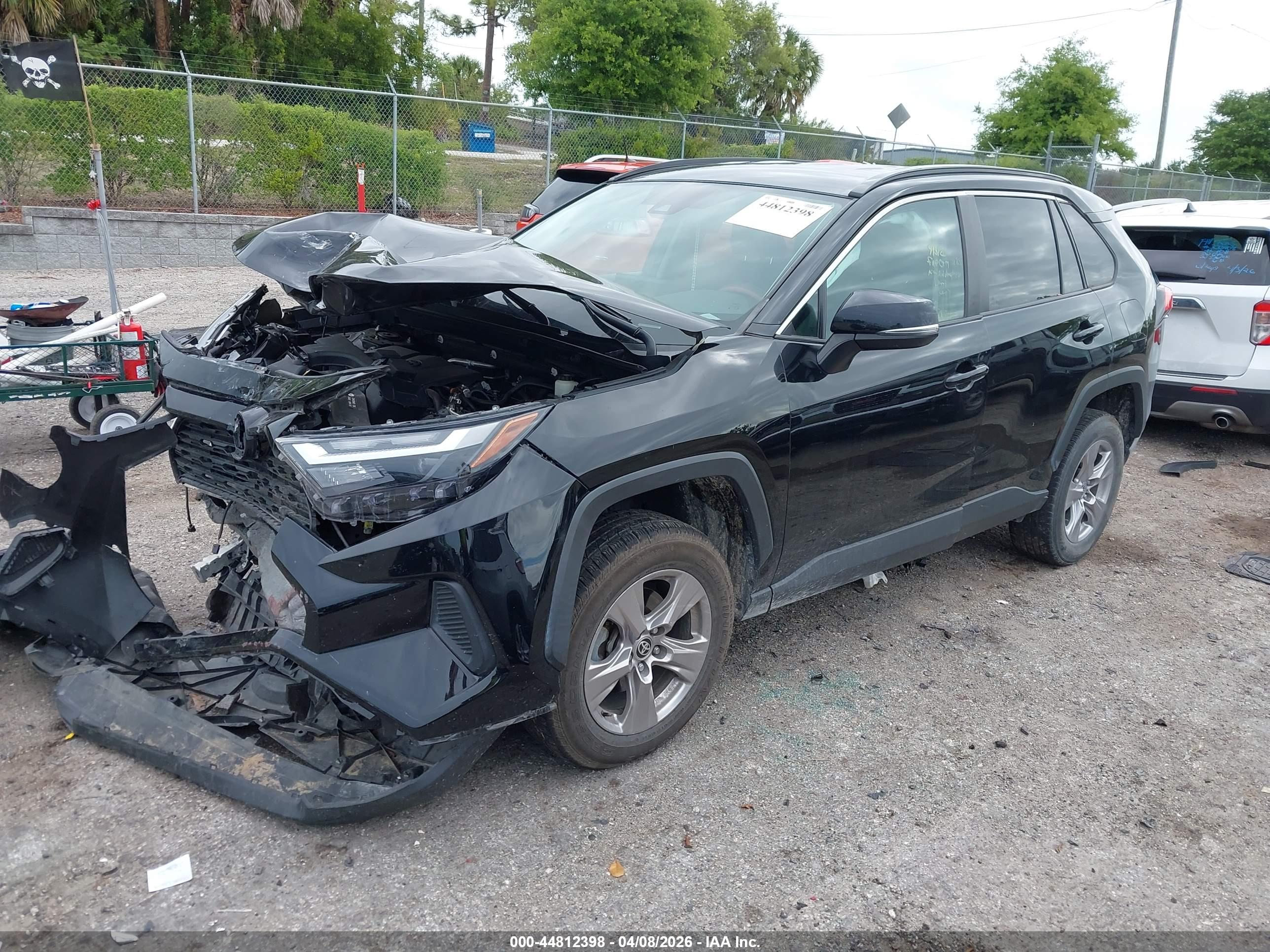 TOYOTA RAV4 image 2