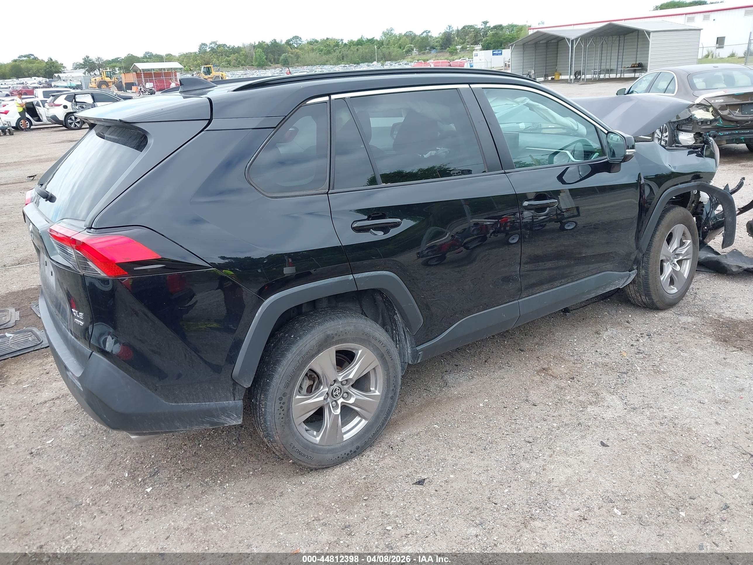 TOYOTA RAV4 image 4