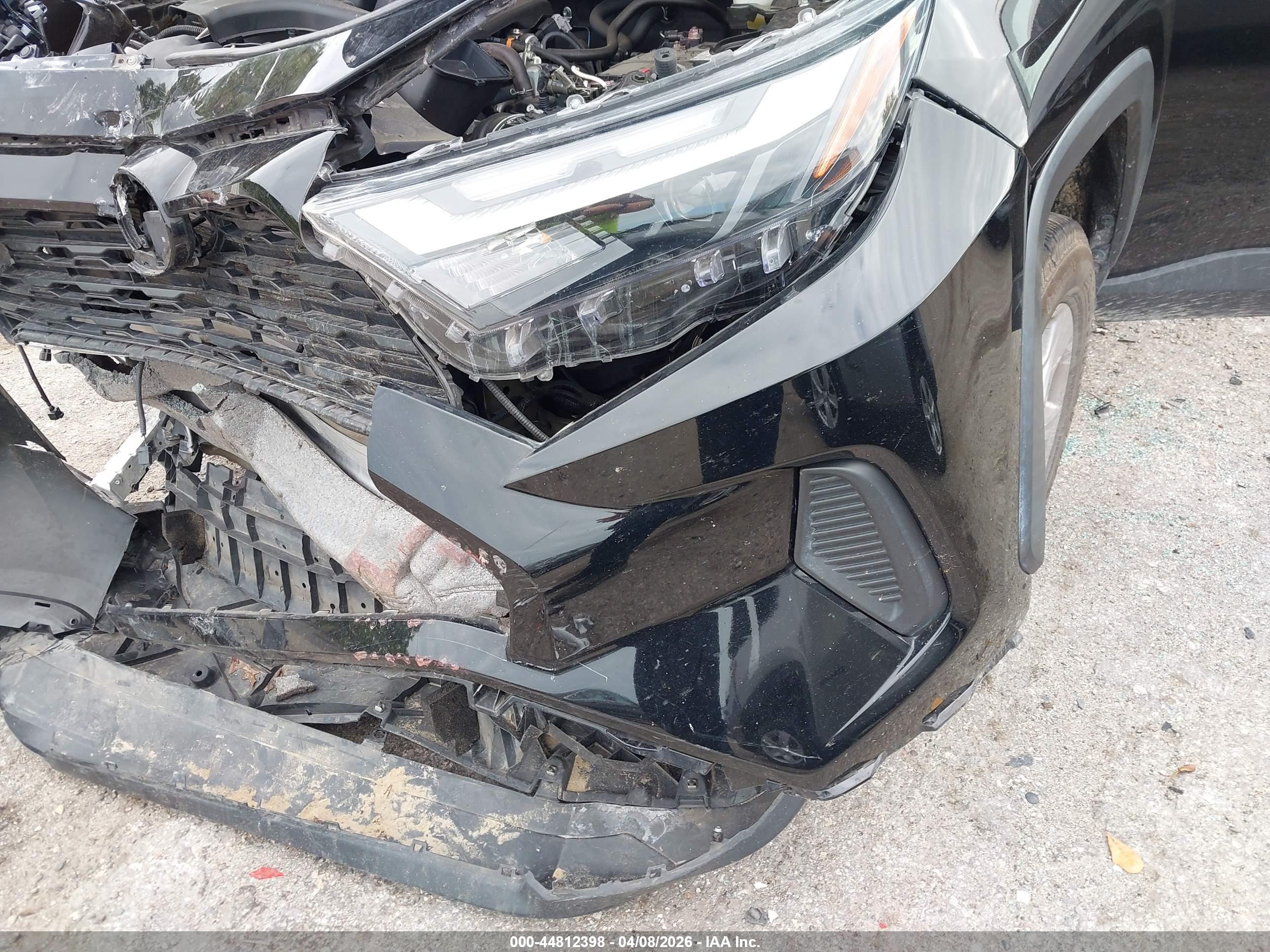 TOYOTA RAV4 image 6
