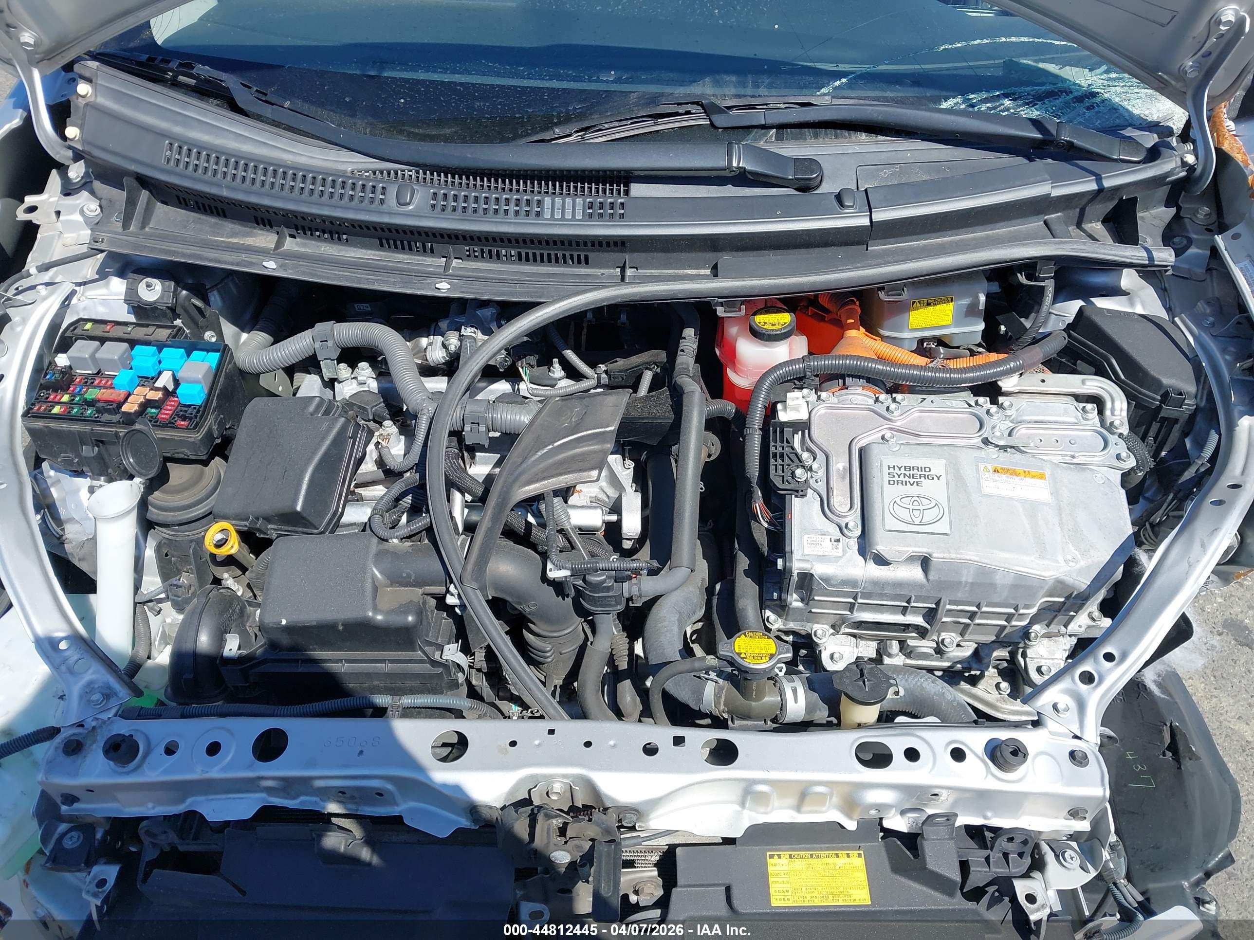 TOYOTA PRIUS image 10