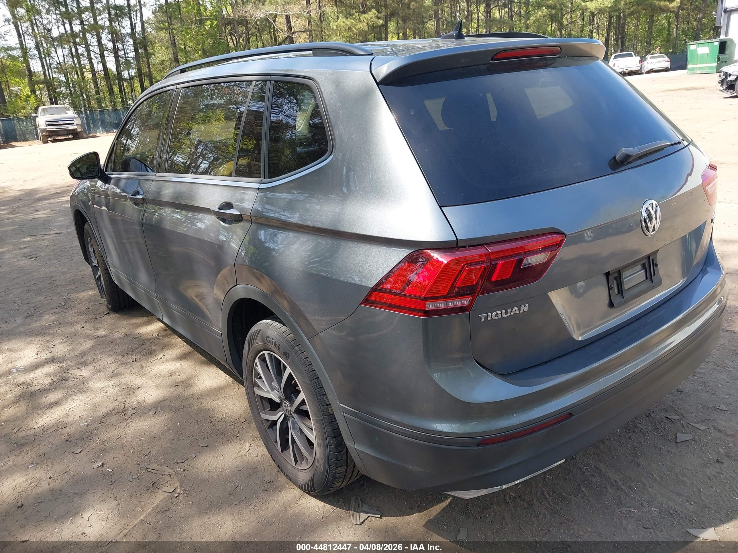 VOLKSWAGEN TIGUAN image 3